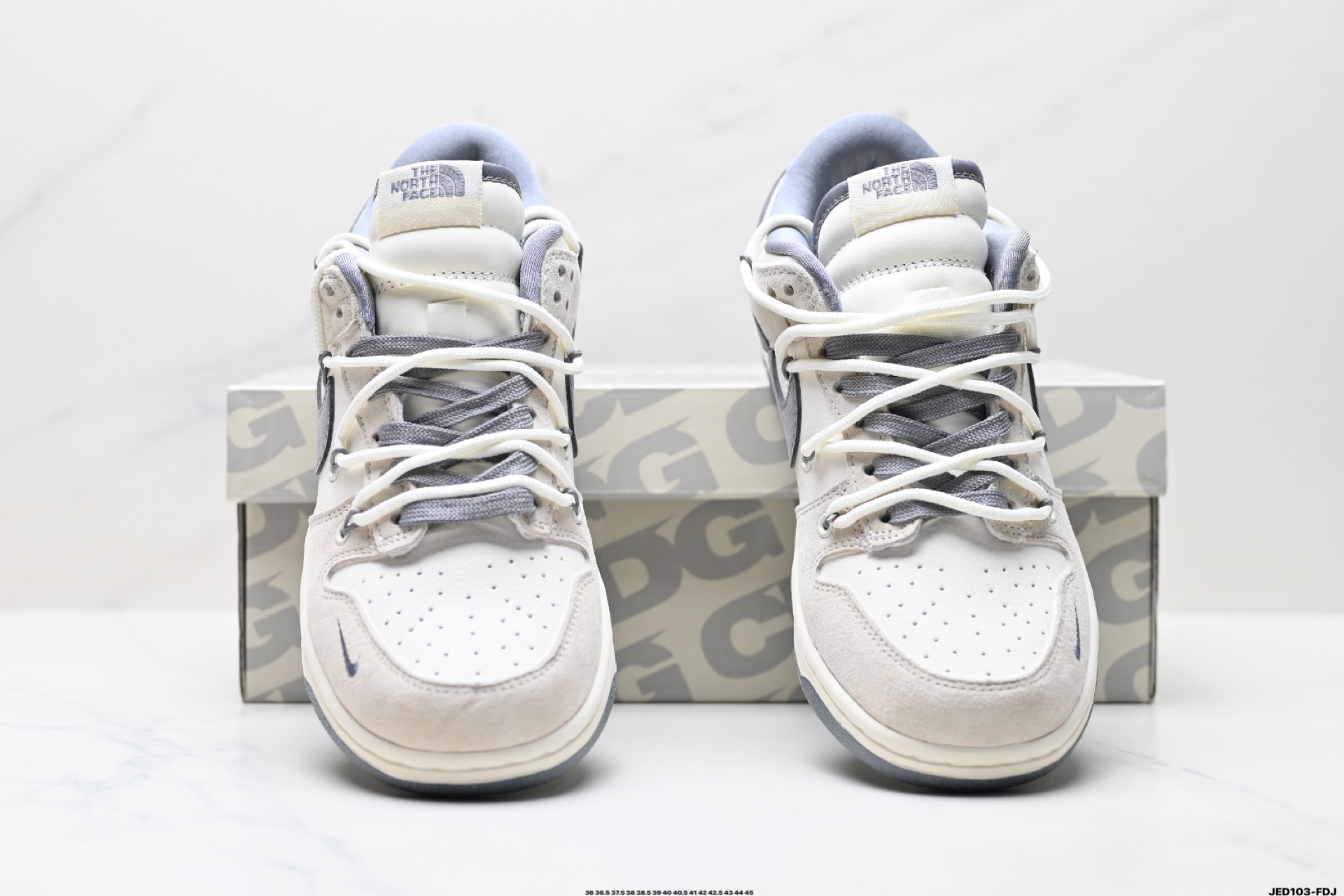 💰210
公司级✅耐克NIKE DUNK LOW 扣篮系列 复古低帮休闲运动滑板板鞋
采用脚感柔软舒适ZoomAir气垫
有效吸收滑板等极限运动在落地时带来的冲击力 为街头运动者们提供更好的保护
货号:DJ6188-600
尺码:36 36.5 37.5 38 38.5 39 40 40.5 41 42 42.5 43 44 45
ID:JED103-FDJ