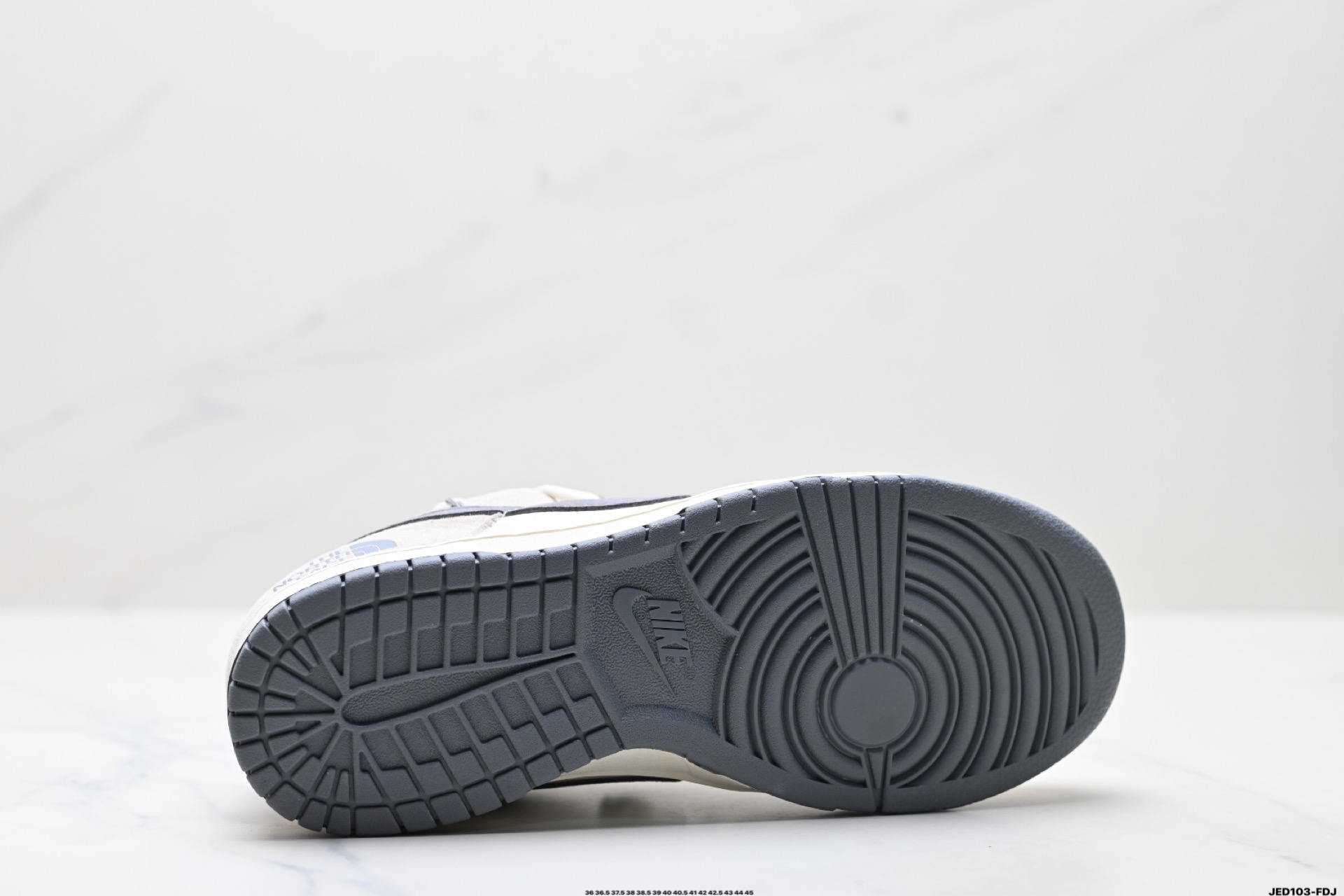 💰210
公司级✅耐克NIKE DUNK LOW 扣篮系列 复古低帮休闲运动滑板板鞋
采用脚感柔软舒适ZoomAir气垫
有效吸收滑板等极限运动在落地时带来的冲击力 为街头运动者们提供更好的保护
货号:DJ6188-600
尺码:36 36.5 37.5 38 38.5 39 40 40.5 41 42 42.5 43 44 45
ID:JED103-FDJ