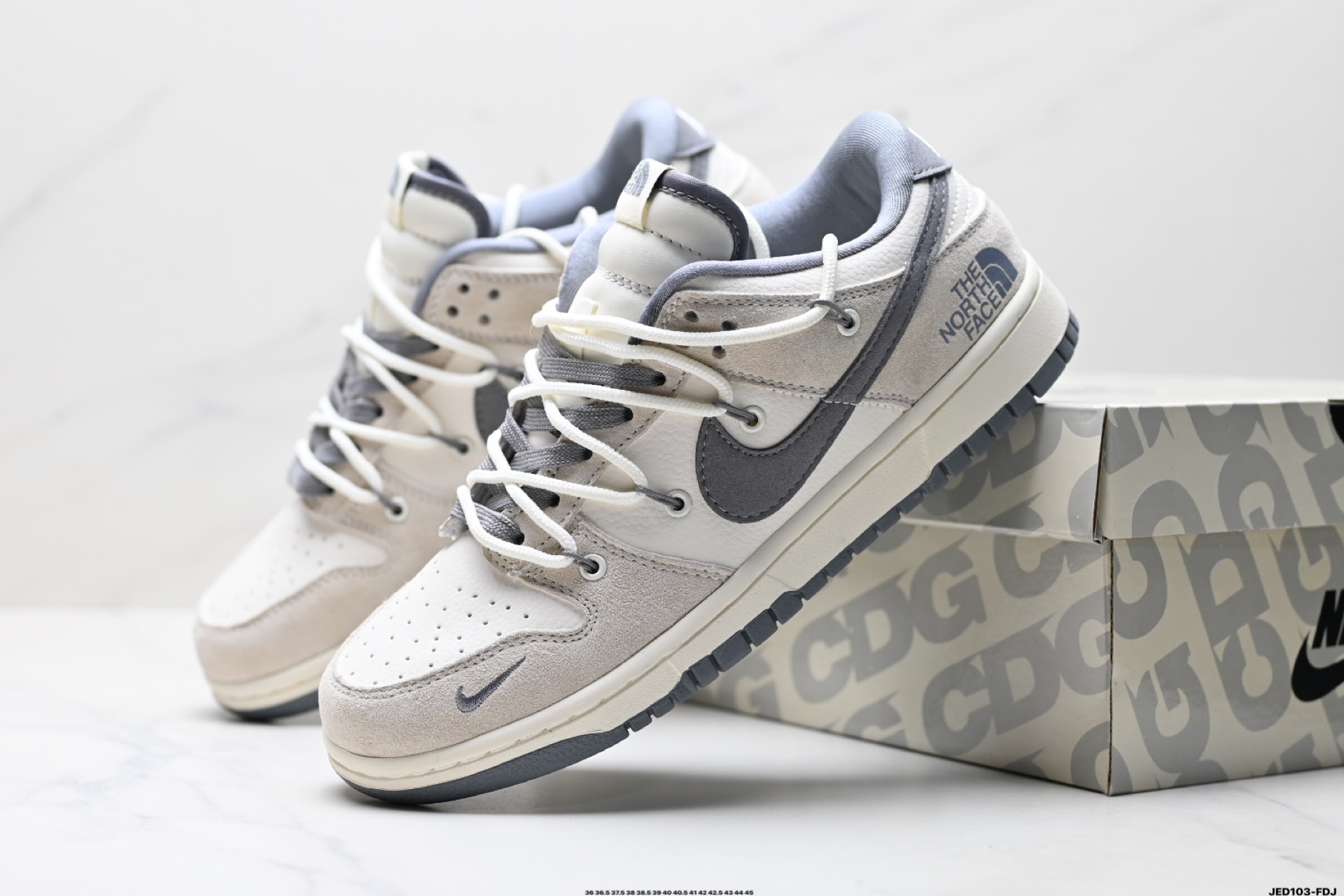 💰210
公司级✅耐克NIKE DUNK LOW 扣篮系列 复古低帮休闲运动滑板板鞋
采用脚感柔软舒适ZoomAir气垫
有效吸收滑板等极限运动在落地时带来的冲击力 为街头运动者们提供更好的保护
货号:DJ6188-600
尺码:36 36.5 37.5 38 38.5 39 40 40.5 41 42 42.5 43 44 45
ID:JED103-FDJ