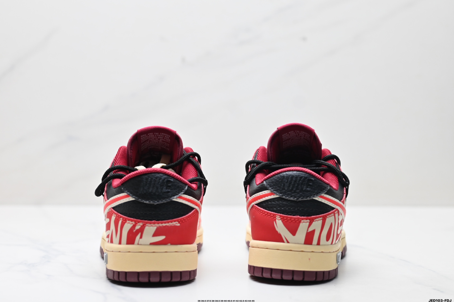 💰210
公司级✅耐克NIKE DUNK LOW 扣篮系列 复古低帮休闲运动滑板板鞋
采用脚感柔软舒适ZoomAir气垫
有效吸收滑板等极限运动在落地时带来的冲击力 为街头运动者们提供更好的保护
货号:DJ6188-600
尺码:36 36.5 37.5 38 38.5 39 40 40.5 41 42 42.5 43 44 45
ID:JED103-FDJ
