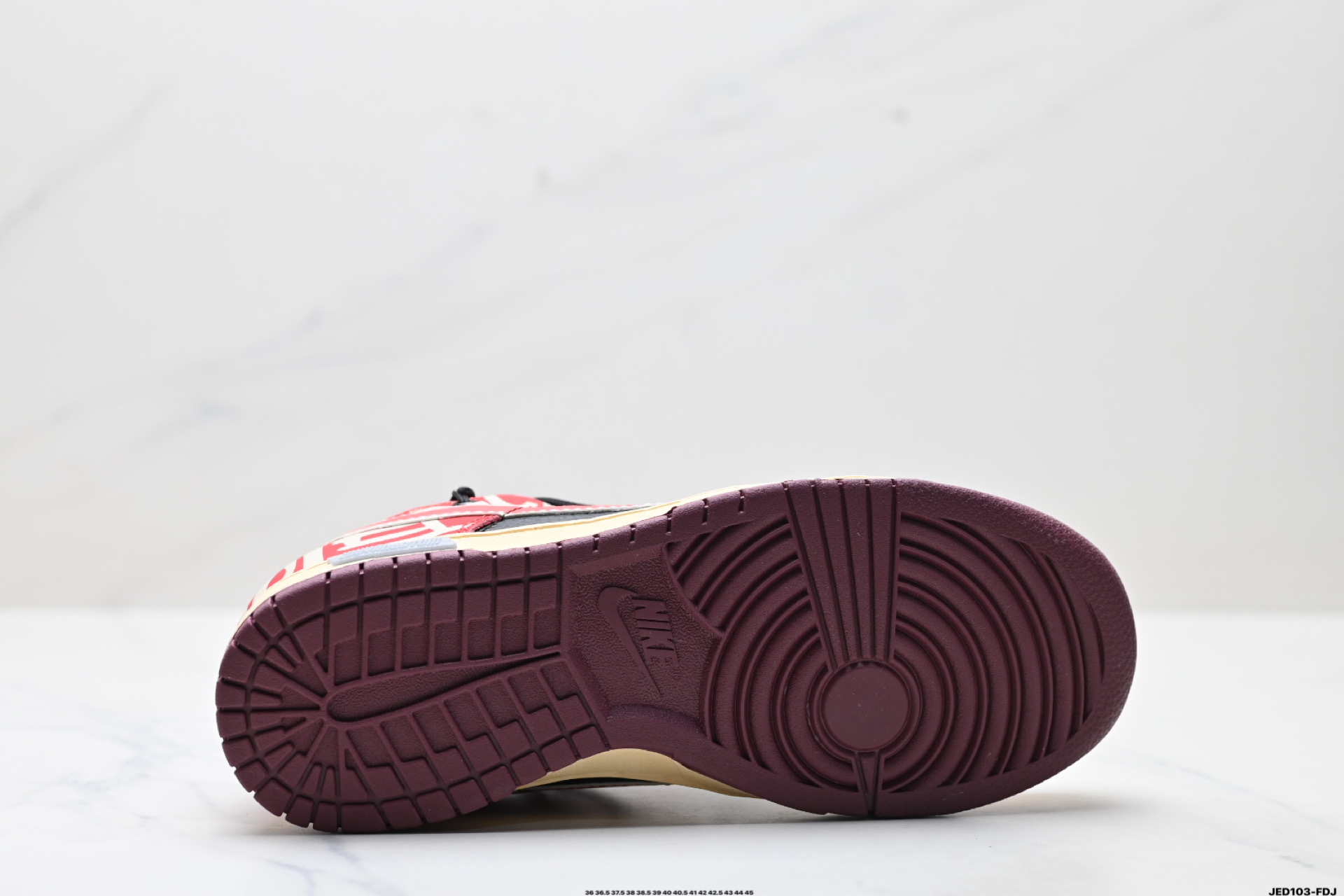 💰210
公司级✅耐克NIKE DUNK LOW 扣篮系列 复古低帮休闲运动滑板板鞋
采用脚感柔软舒适ZoomAir气垫
有效吸收滑板等极限运动在落地时带来的冲击力 为街头运动者们提供更好的保护
货号:DJ6188-600
尺码:36 36.5 37.5 38 38.5 39 40 40.5 41 42 42.5 43 44 45
ID:JED103-FDJ
