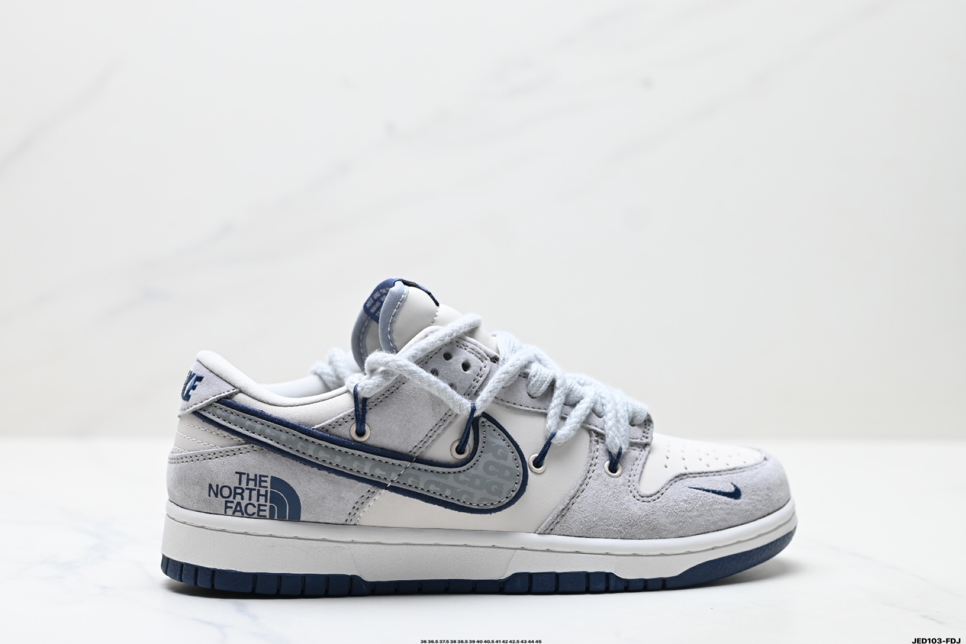 🈴💰210
公司级✅耐克NIKE DUNK LOW 扣篮系列 复古低帮休闲运动滑板板鞋
采用脚感柔软舒适ZoomAir气垫
有效吸收滑板等极限运动在落地时带来的冲击力 为街头运动者们提供更好的保护
货号:DJ6188-600
尺码:36 36.5 37.5 38 38.5 39 40 40.5 41 42 42.5 43 44 45
ID:JED103-FDJ