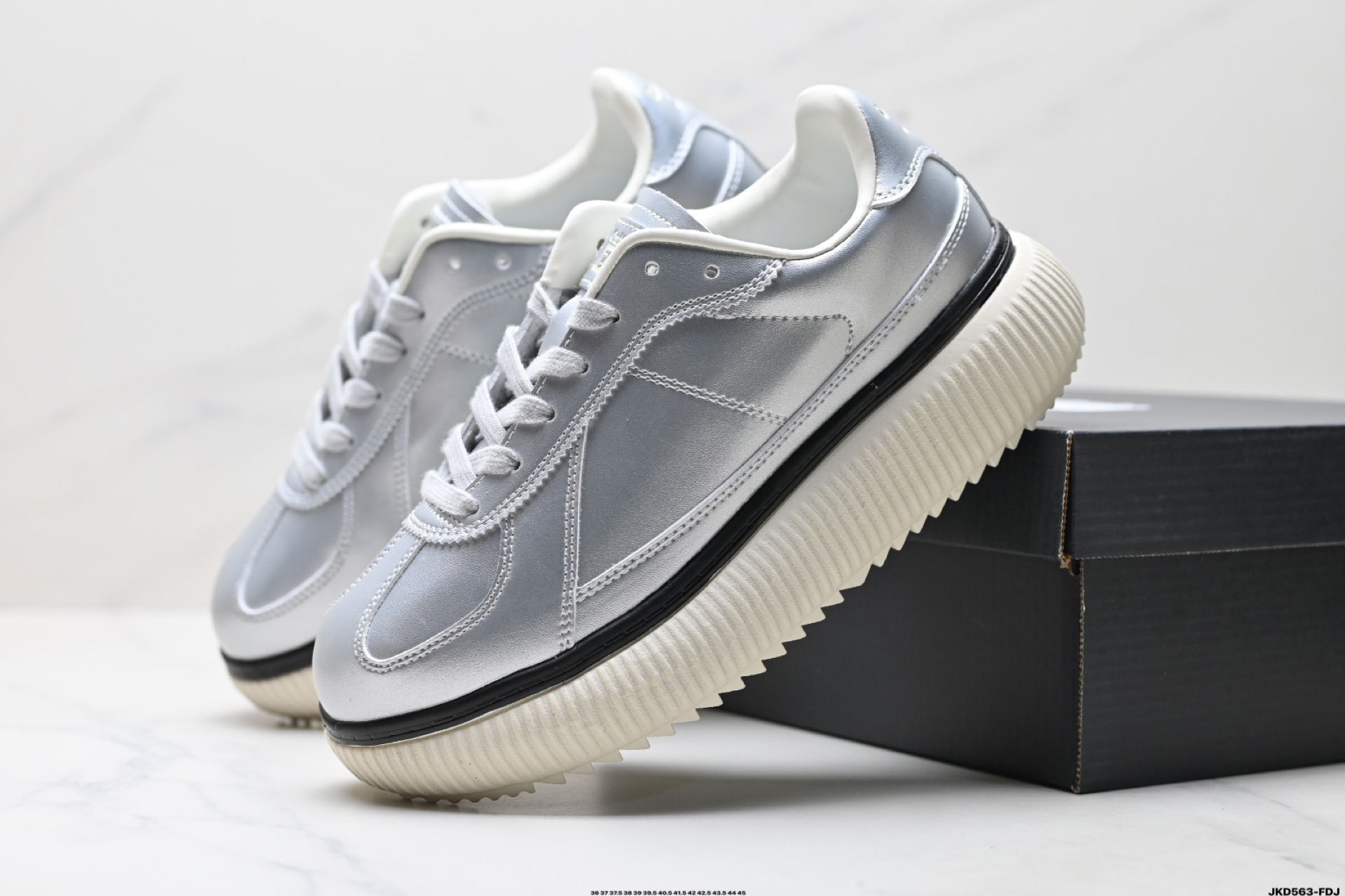 Onitsuka Tiger Delecity Silver Low-Top Platform Sneakers - Casual & Durable 2 i1746032432041 421 0 7