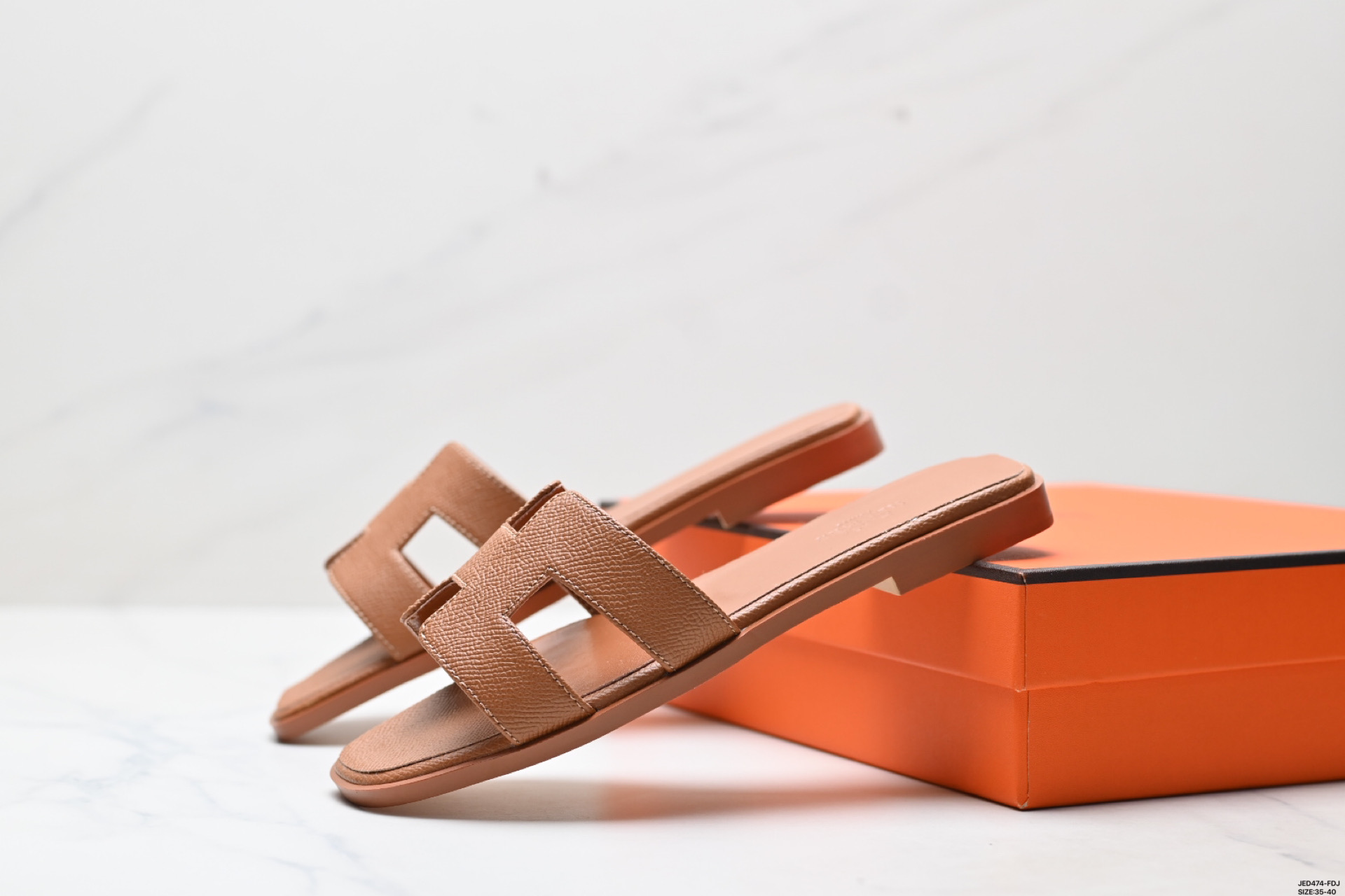 Elegant Hermes Women's Oran Sandal: Comfortable Flat Leather Slides for Summer 9 i1746032586389 579 0 4