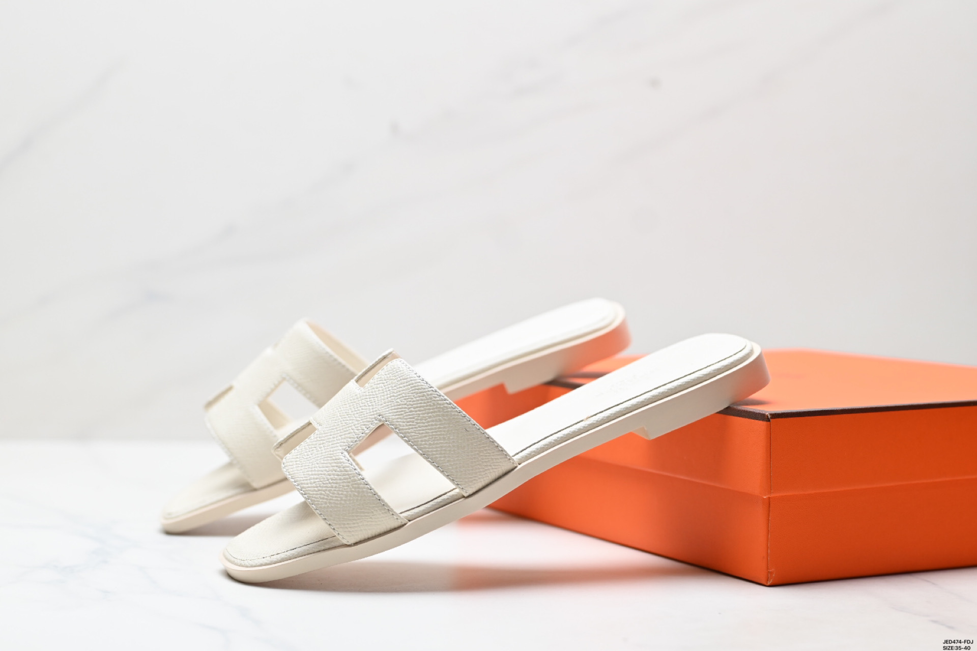 Elegant Hermes Women's Oran Sandal: Comfortable Flat Leather Slides for Summer 6 i1746032608547 848 0 4