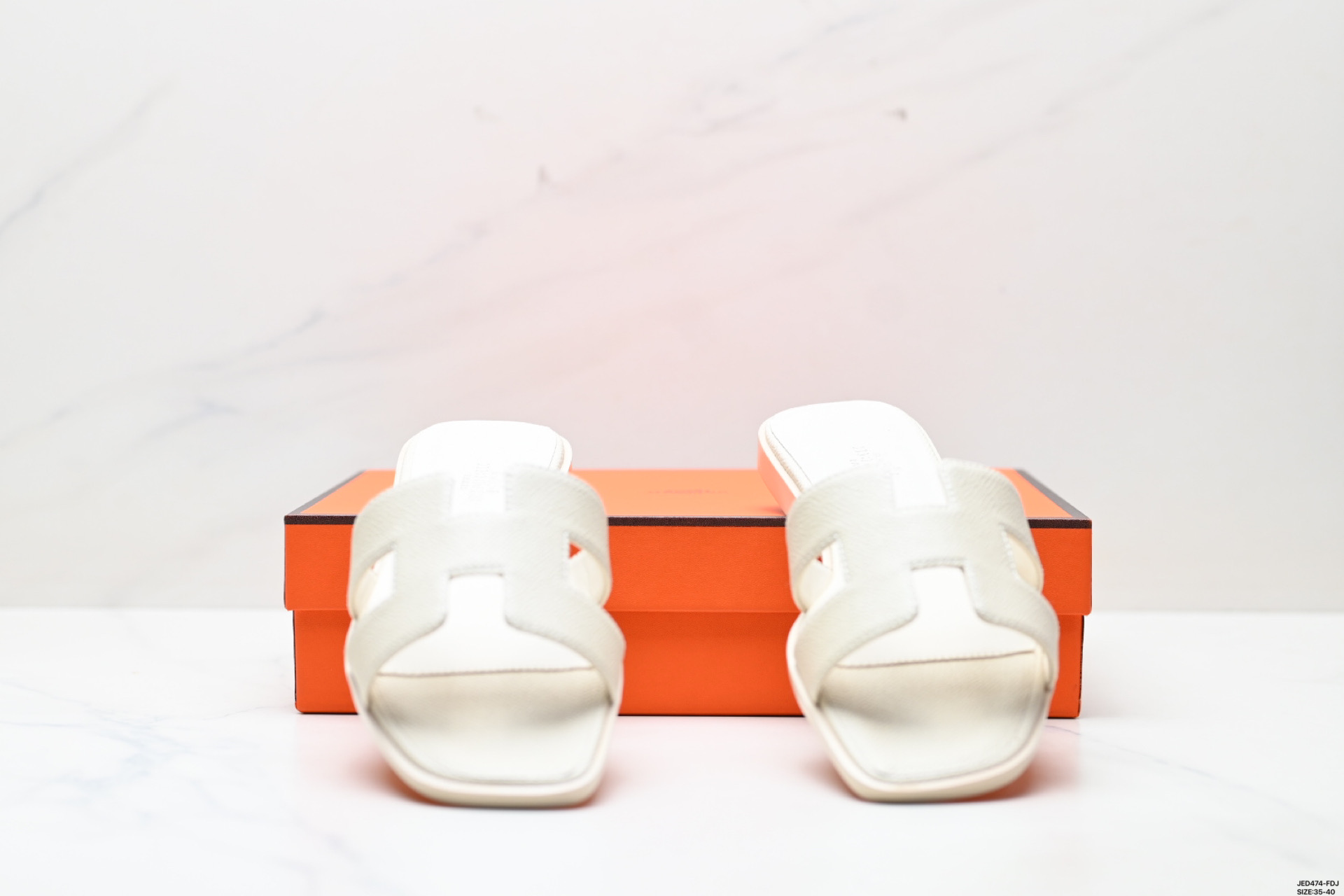 Elegant Hermes Women's Oran Sandal: Comfortable Flat Leather Slides for Summer 7 i1746032609908 8903 0 3