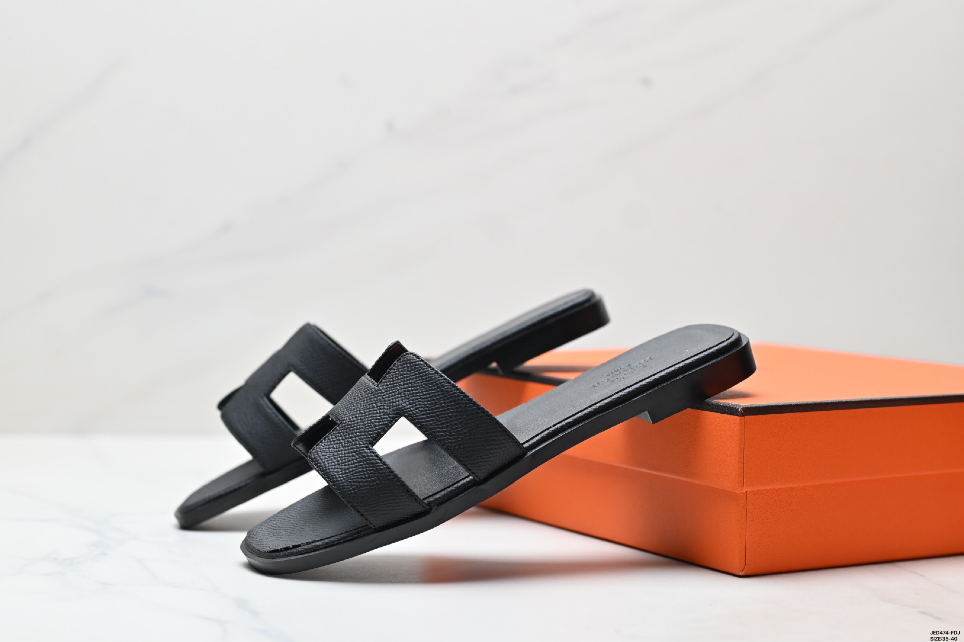 Elegant Hermes Women's Oran Sandal: Comfortable Flat Leather Slides for Summer 3 i1746032624113 6647 0 4