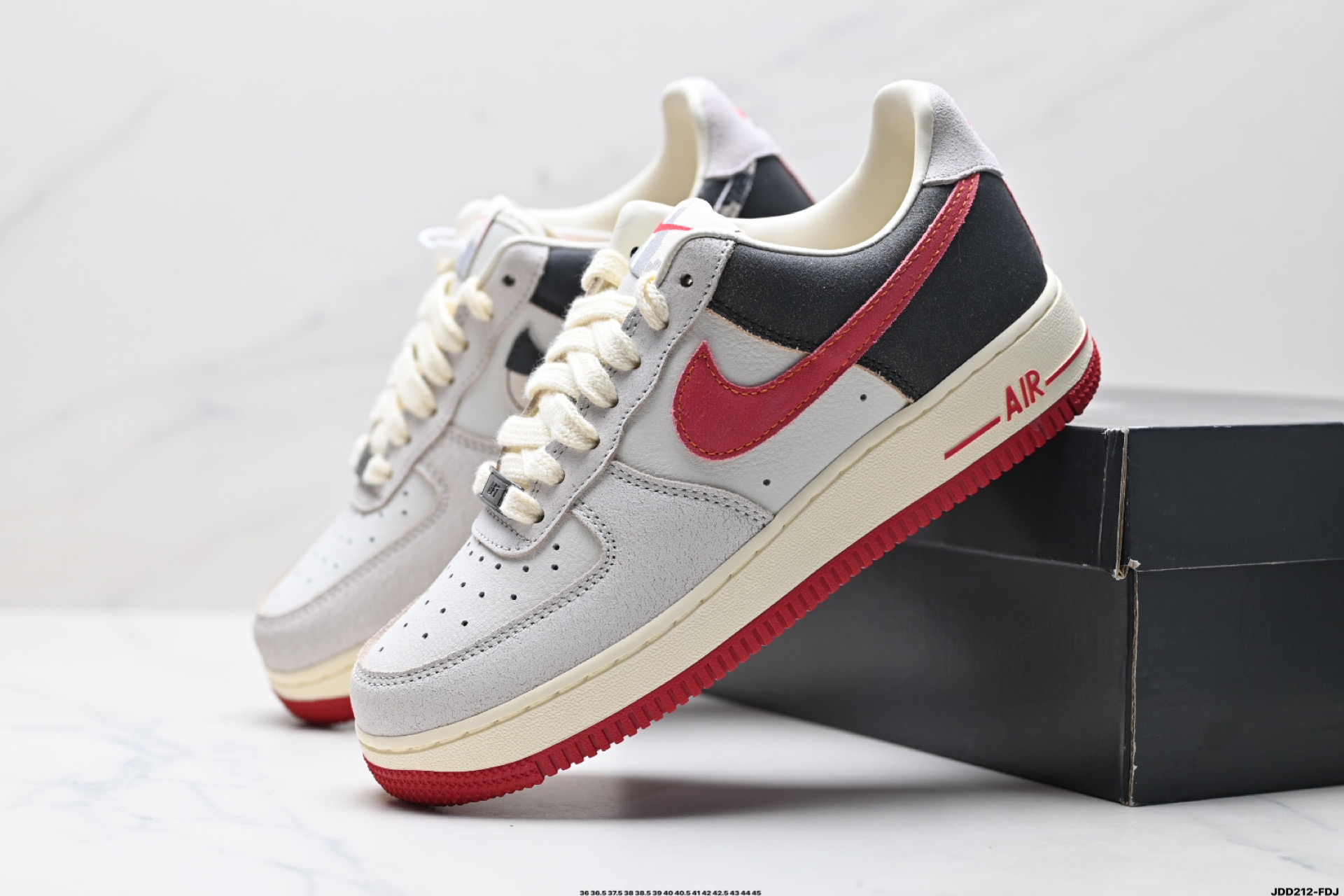 Nike Air Force 1 '07 Low-Top Sneaker: Iconic Style & All-Day Comfort 5 i1746033322502 6139 0 7
