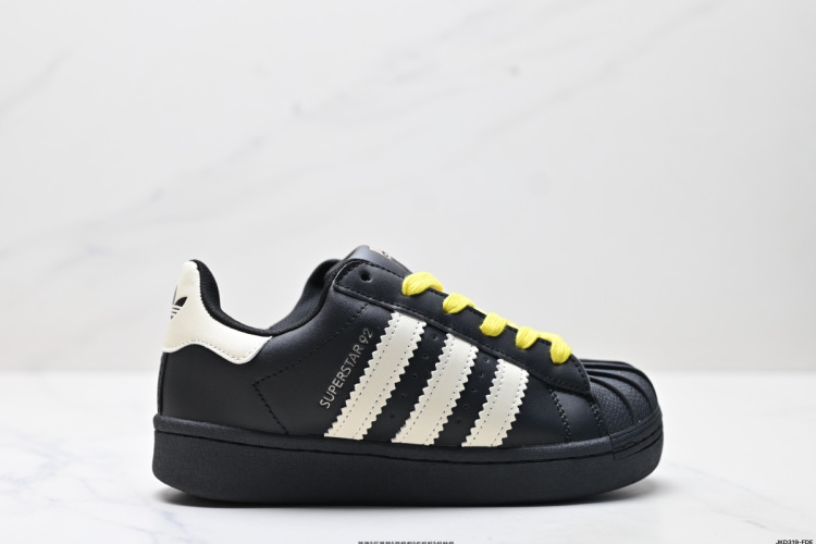 Adidas Originals Superstar: Classic Low-Top Sneakers for Women - JI4267 1 Adidas Originals Superstar: Iconic Style & Comfort – Size 36-45 Available