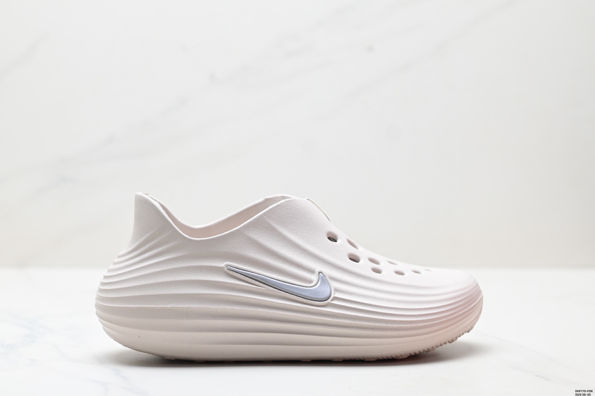 Nike Women's Aqua Rift Sandal Comfortable Slip-On Beach Shoes