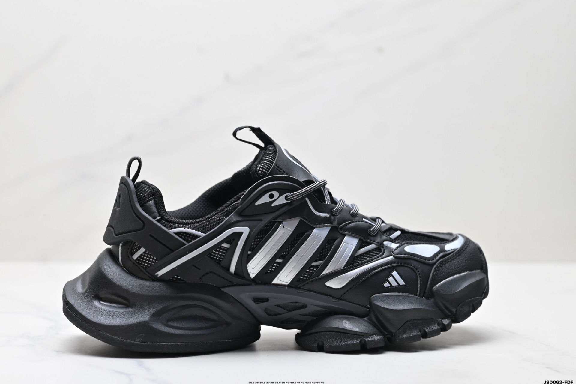 Adidas XLG Runner Deluxe: Retro-Style, Low-Top Sneakers for Unisex Comfort 2 i1746375634130 3056 0 0