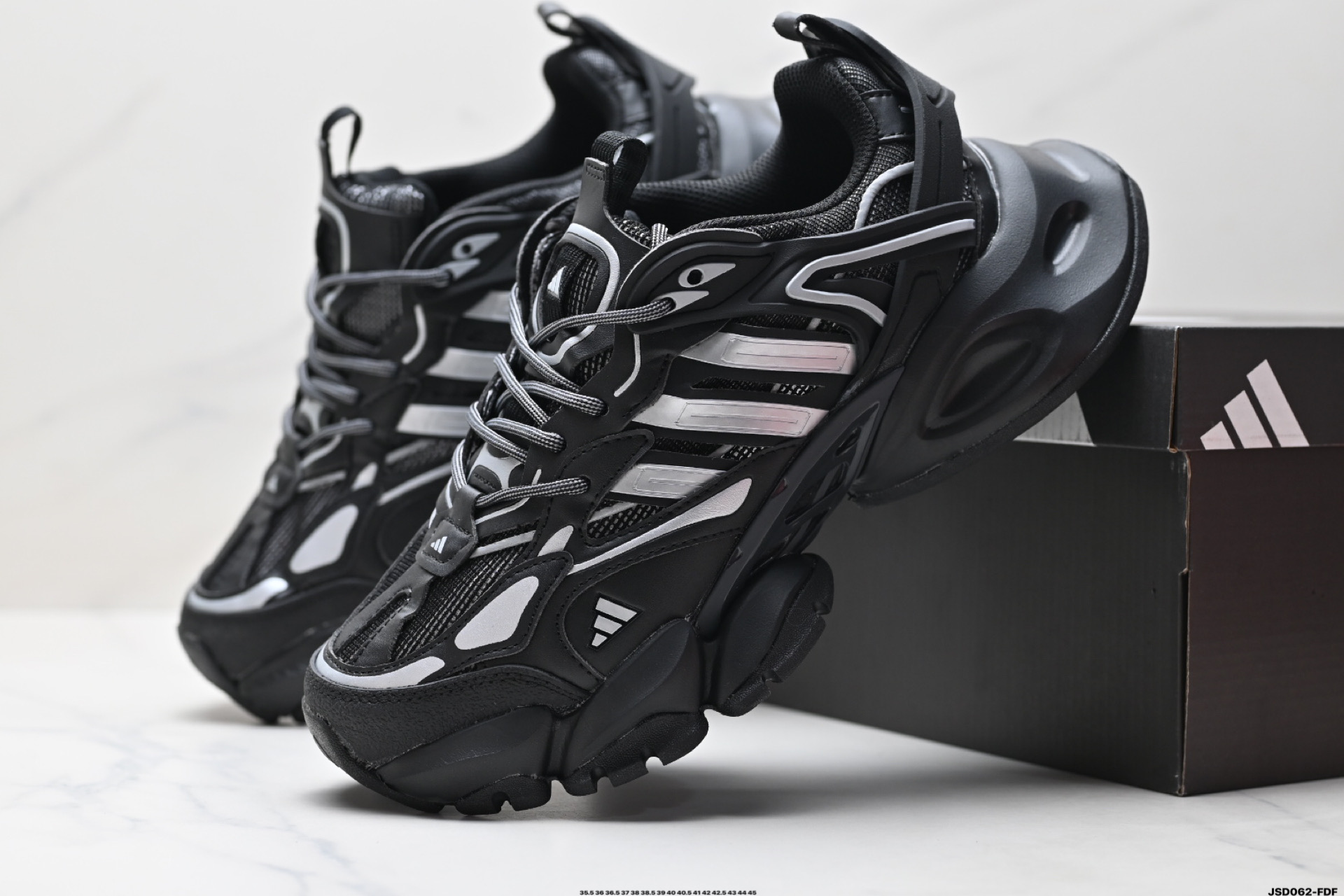 Adidas XLG Runner Deluxe: Retro-Style, Low-Top Sneakers for Unisex Comfort 9 i1746375635344 945 0 7