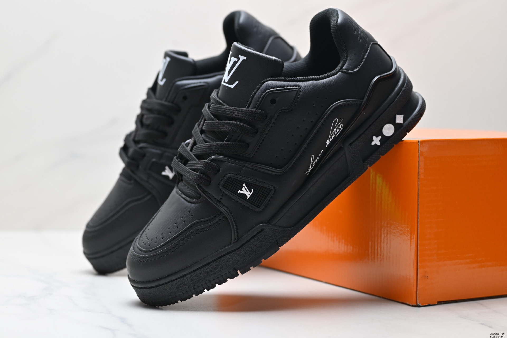 Louis Vuitton Trainer Sneaker Low Black Leather Casual Shoes 9 i1746378788047 3901 0 7