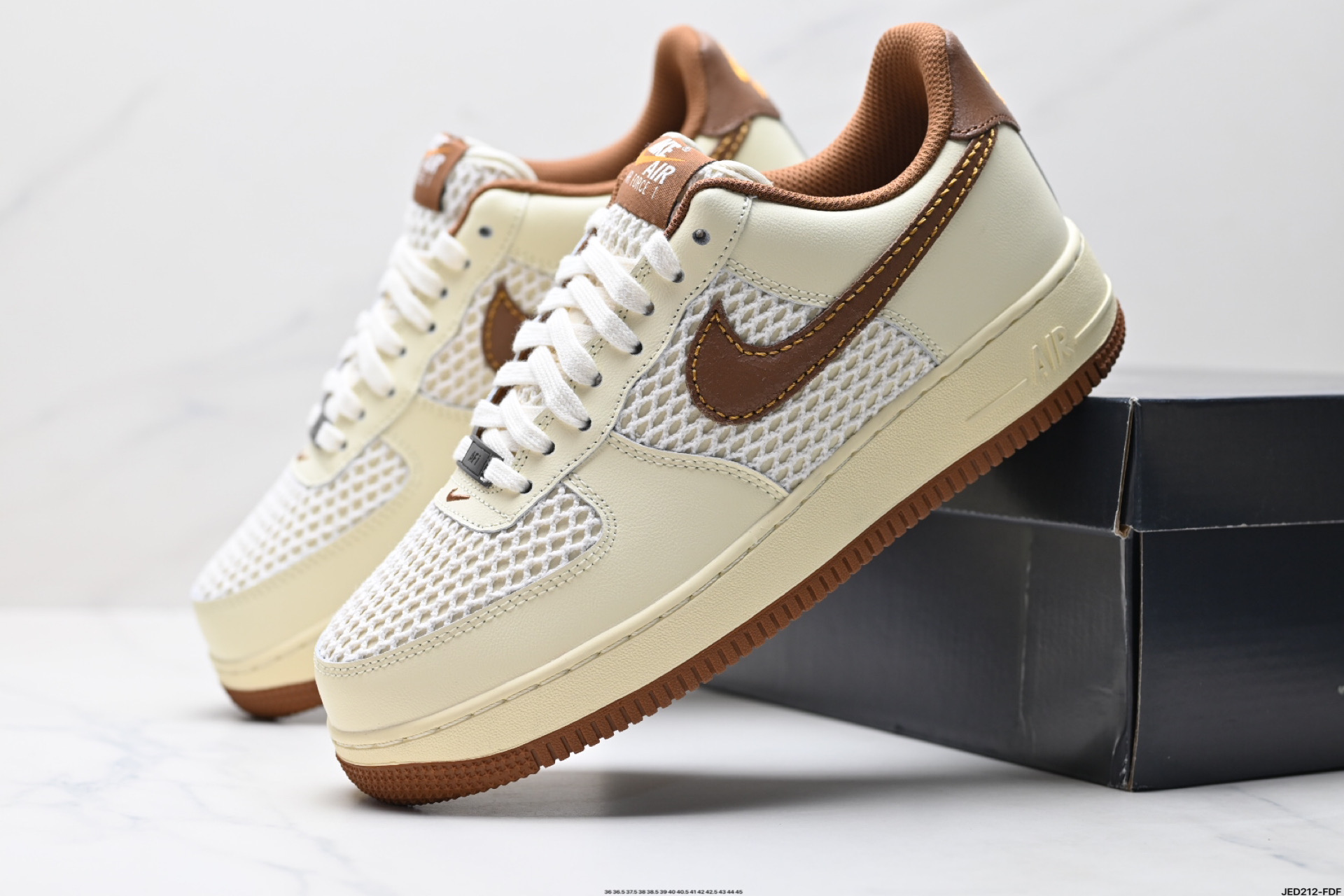 Nike Air Force 1 '07 Low-Top Casual Sneaker - Versatile & Comfortable 9 i1746379849932 9182 0 7