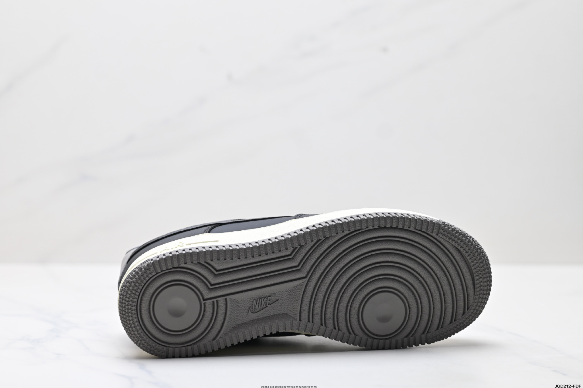 NIKE AIR FORCE 1‘07 LV8 FZ5225-001