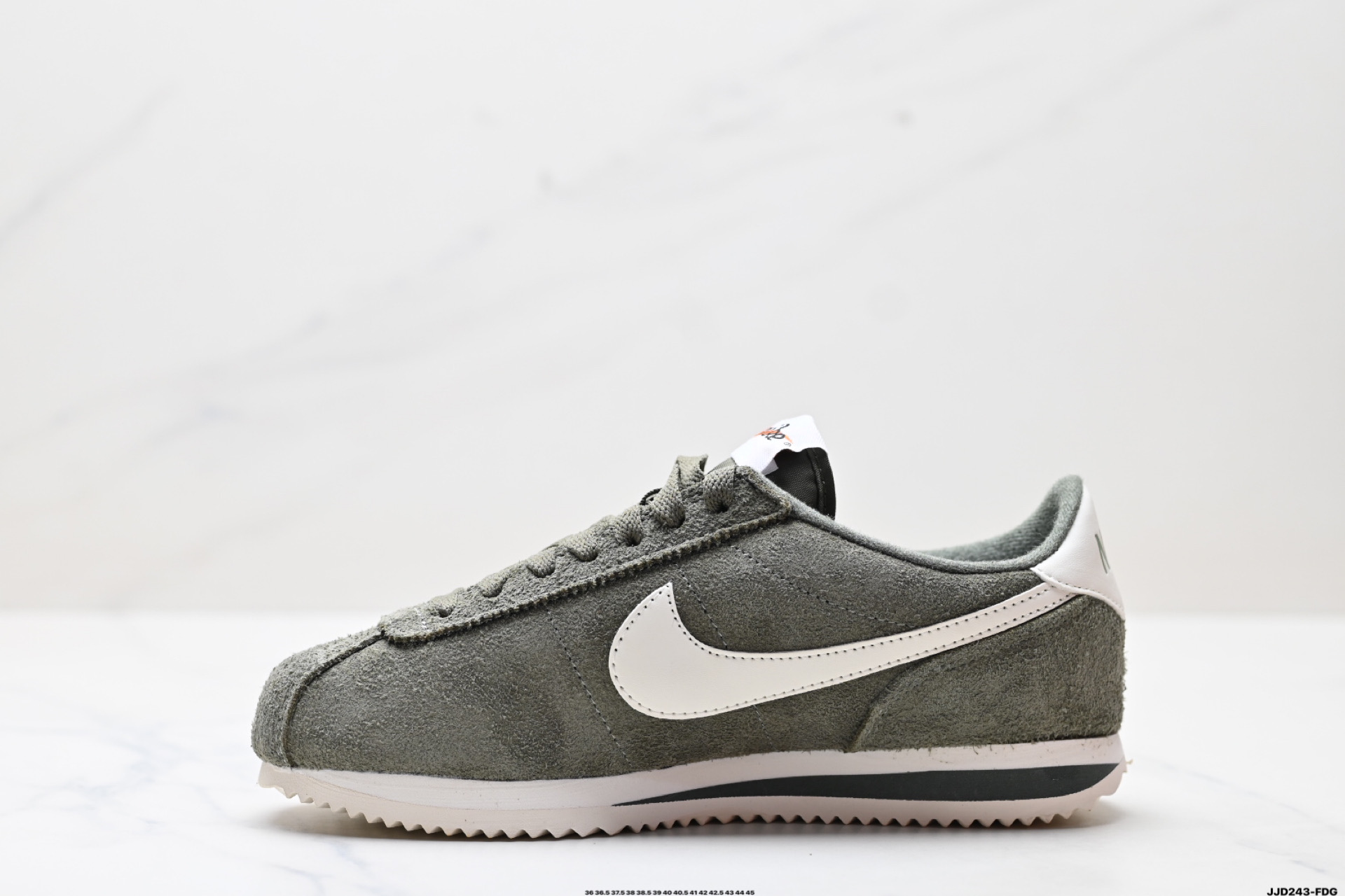 Nike Classic Cortez Men's Casual Running Shoes - Lightweight Comfort, Timeless Style 4 i1746459853286 2084 0 2