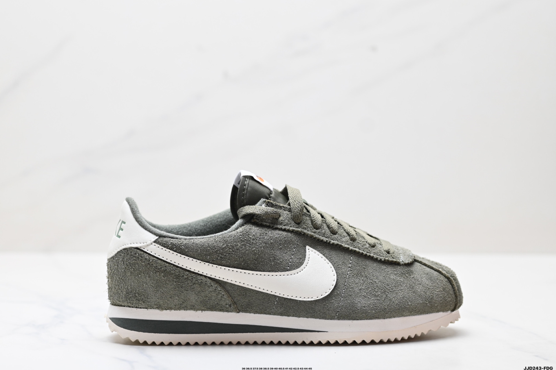 Nike Classic Cortez: Lightweight Comfort, Retro Style, and Durable Design 2 i1746459854438 1435 0 0