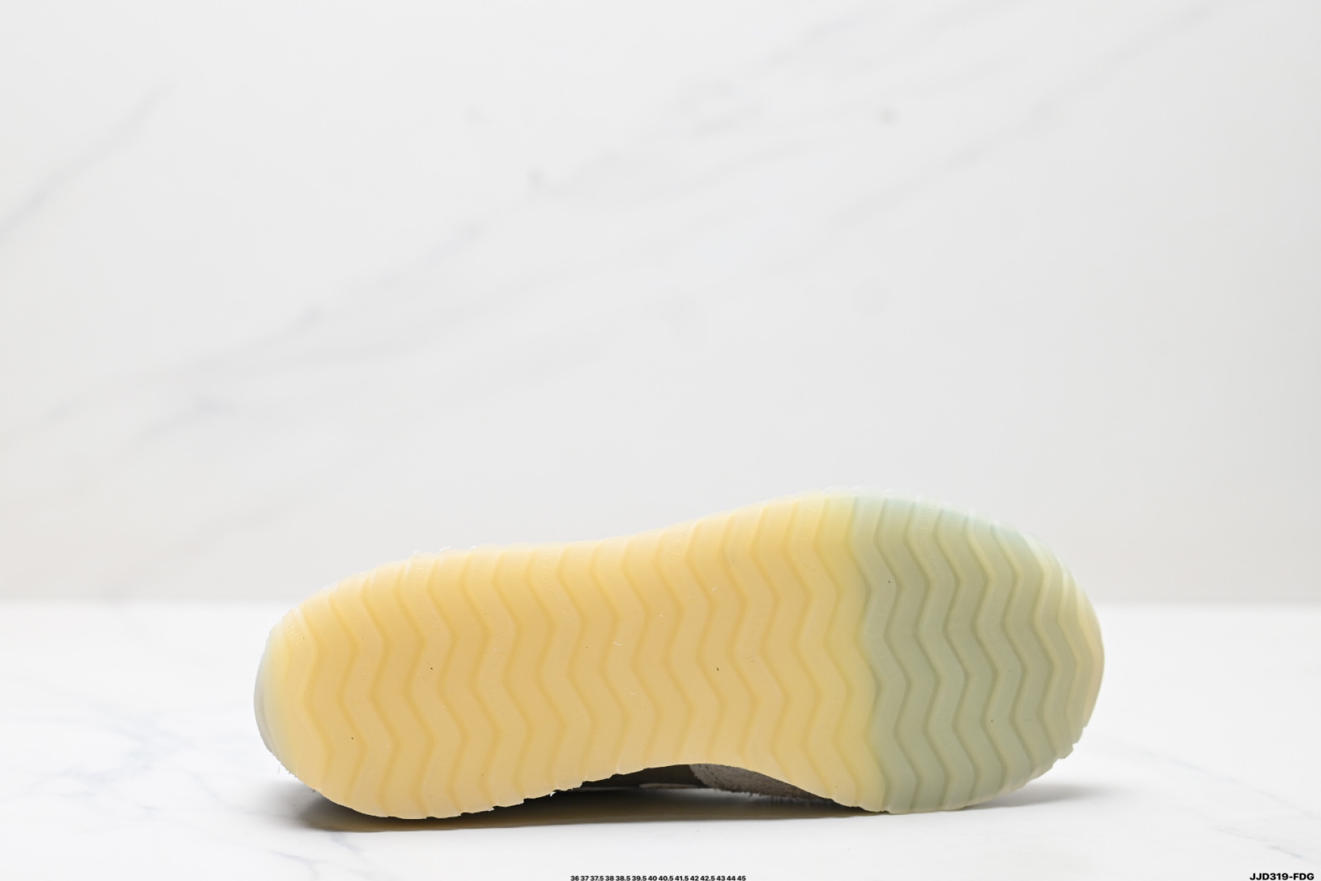 New Balance 471 Series: Retro-Style Low-Top Sneakers for Everyday Comfort 10 i1746460110804 4260 0 8