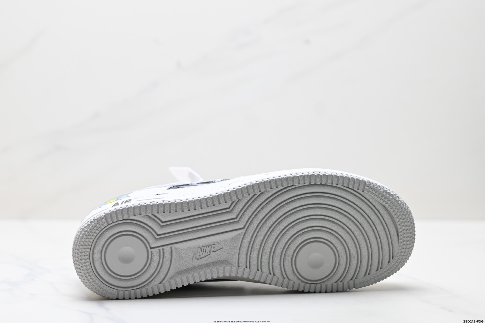 NIKE AIR FORCE 1‘07 FB1893-888