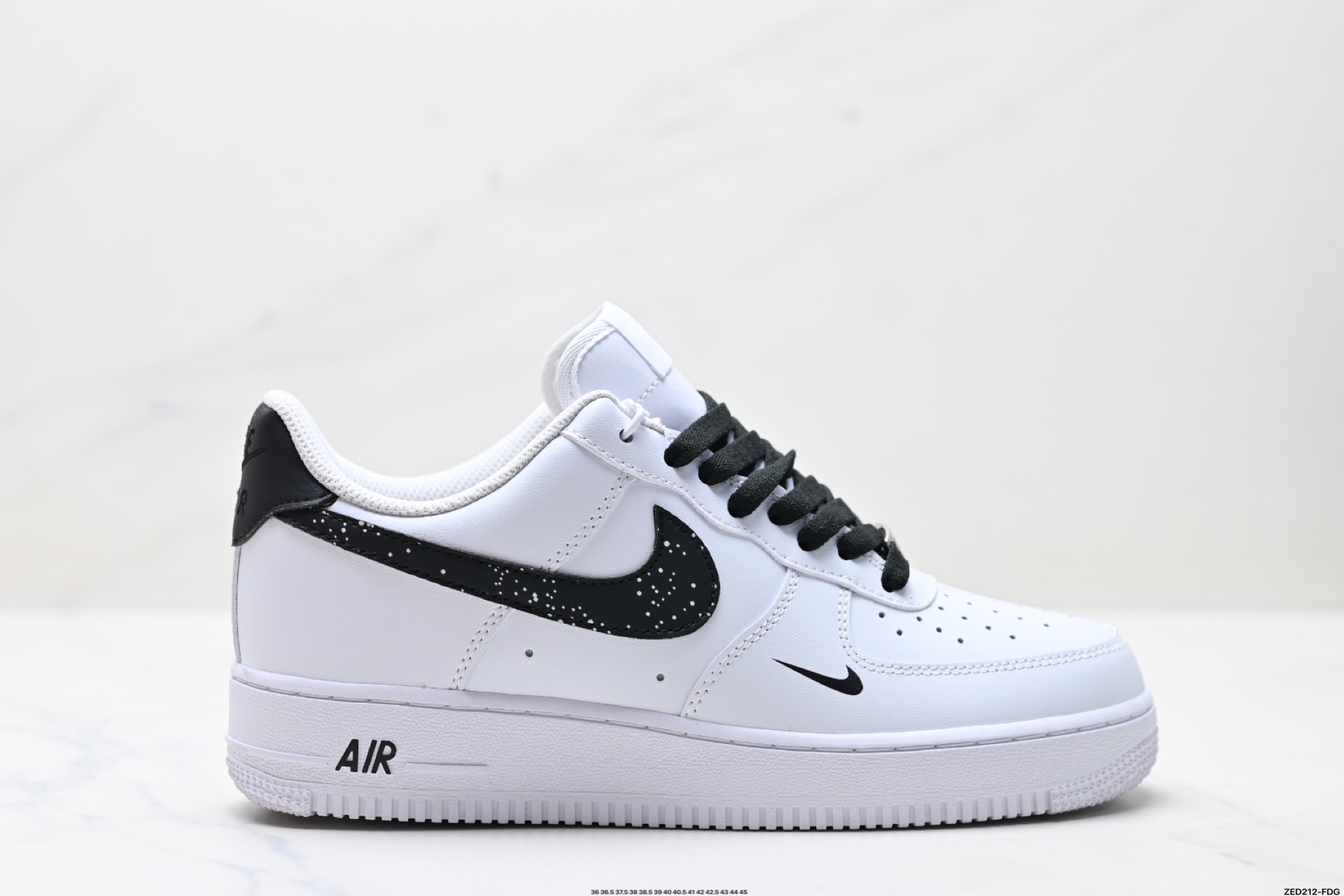 NIKE AIR FORCE 1‘07 ZH0316-074