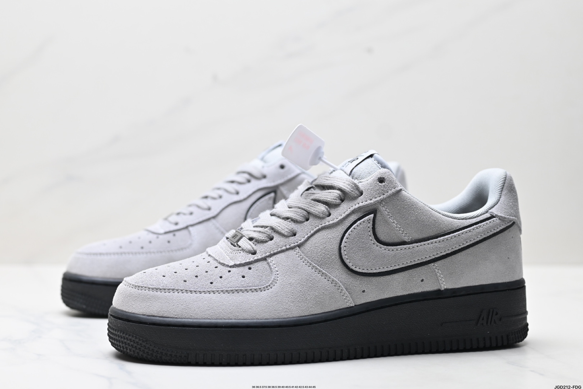 NIKE AIR FORCE 1‘07 LV8 HQ1966-001