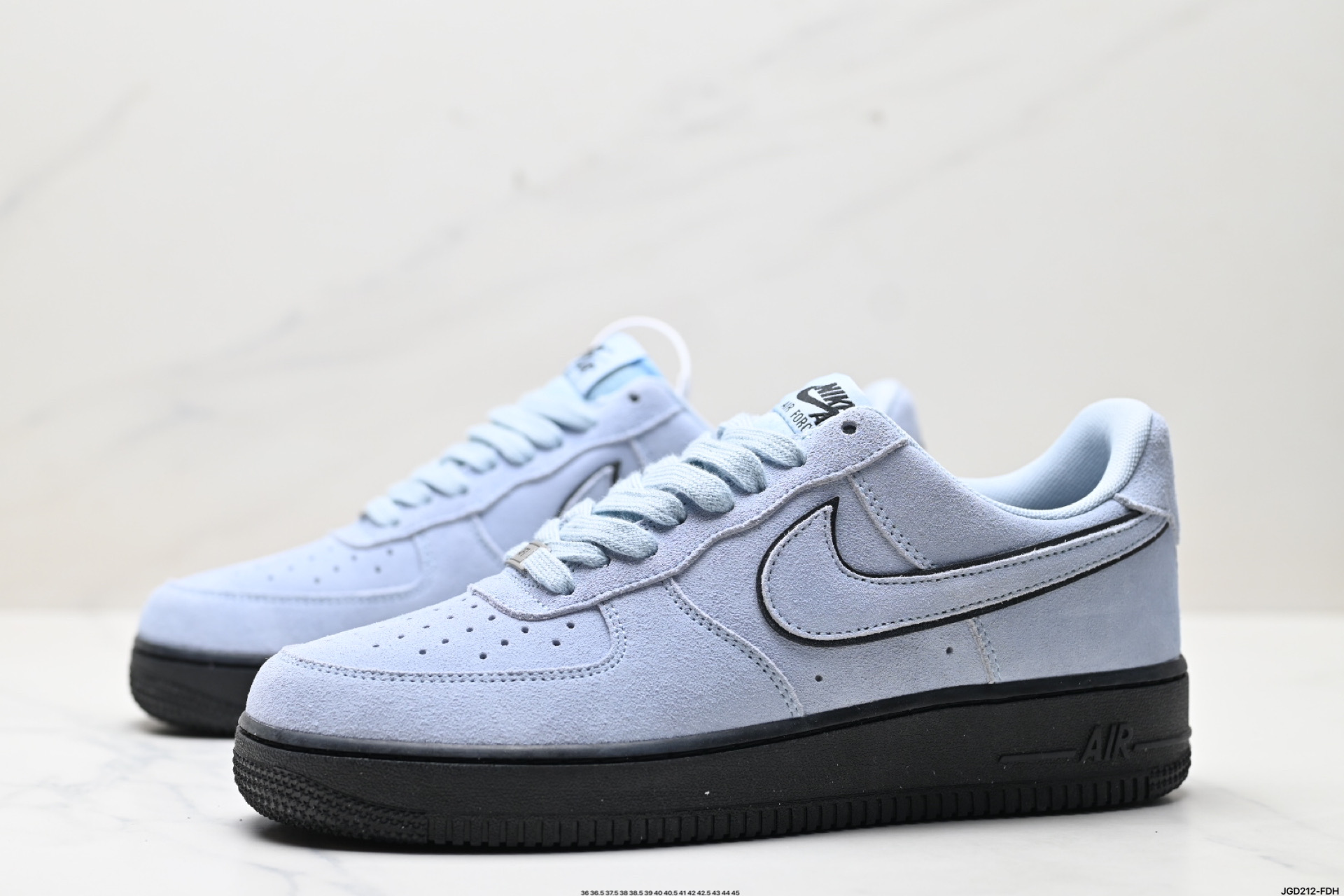 190 NIKE AIR FORCE 1‘07 LV8 HQ1966-400