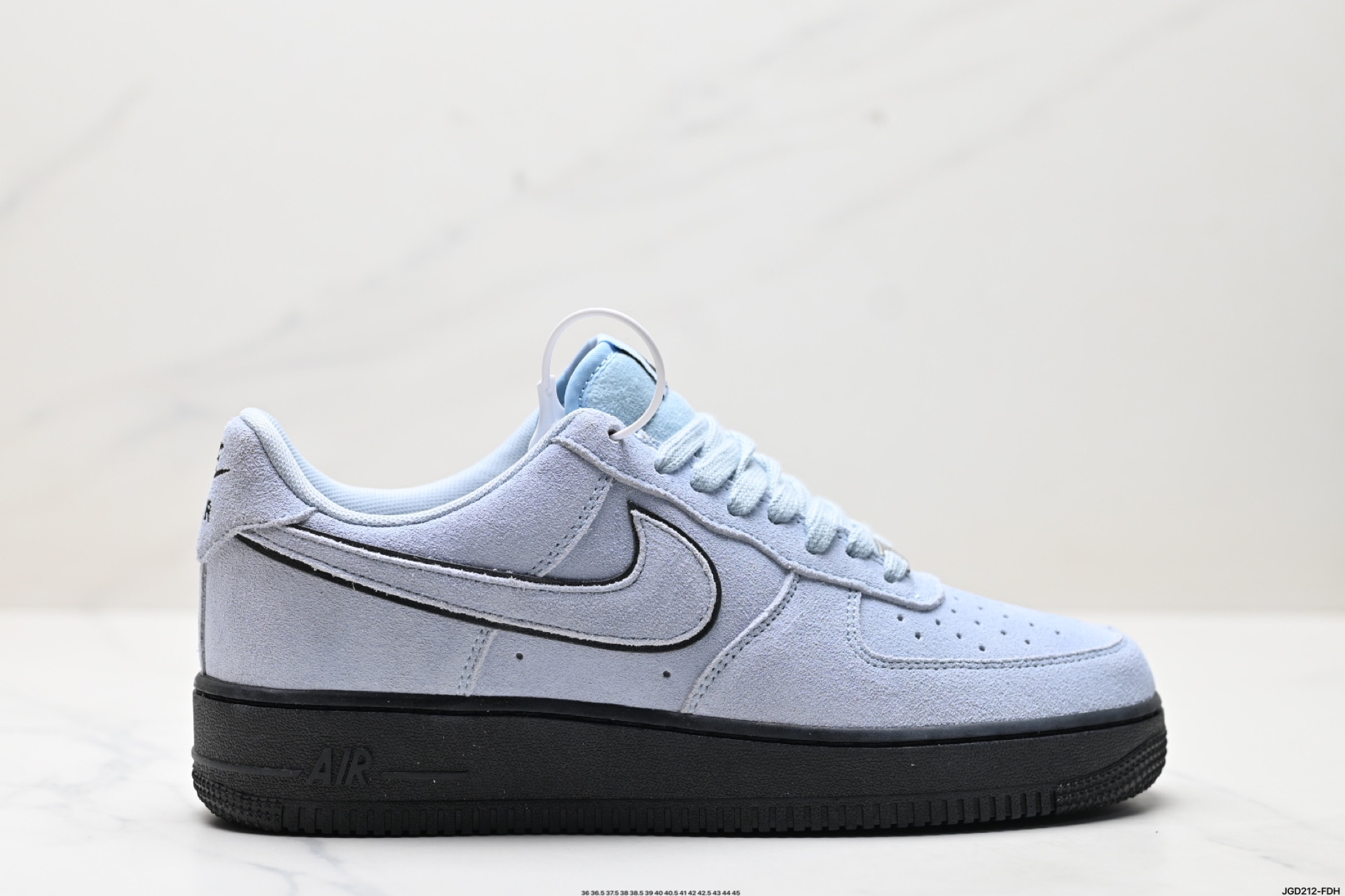 190 NIKE AIR FORCE 1‘07 LV8 HQ1966-400