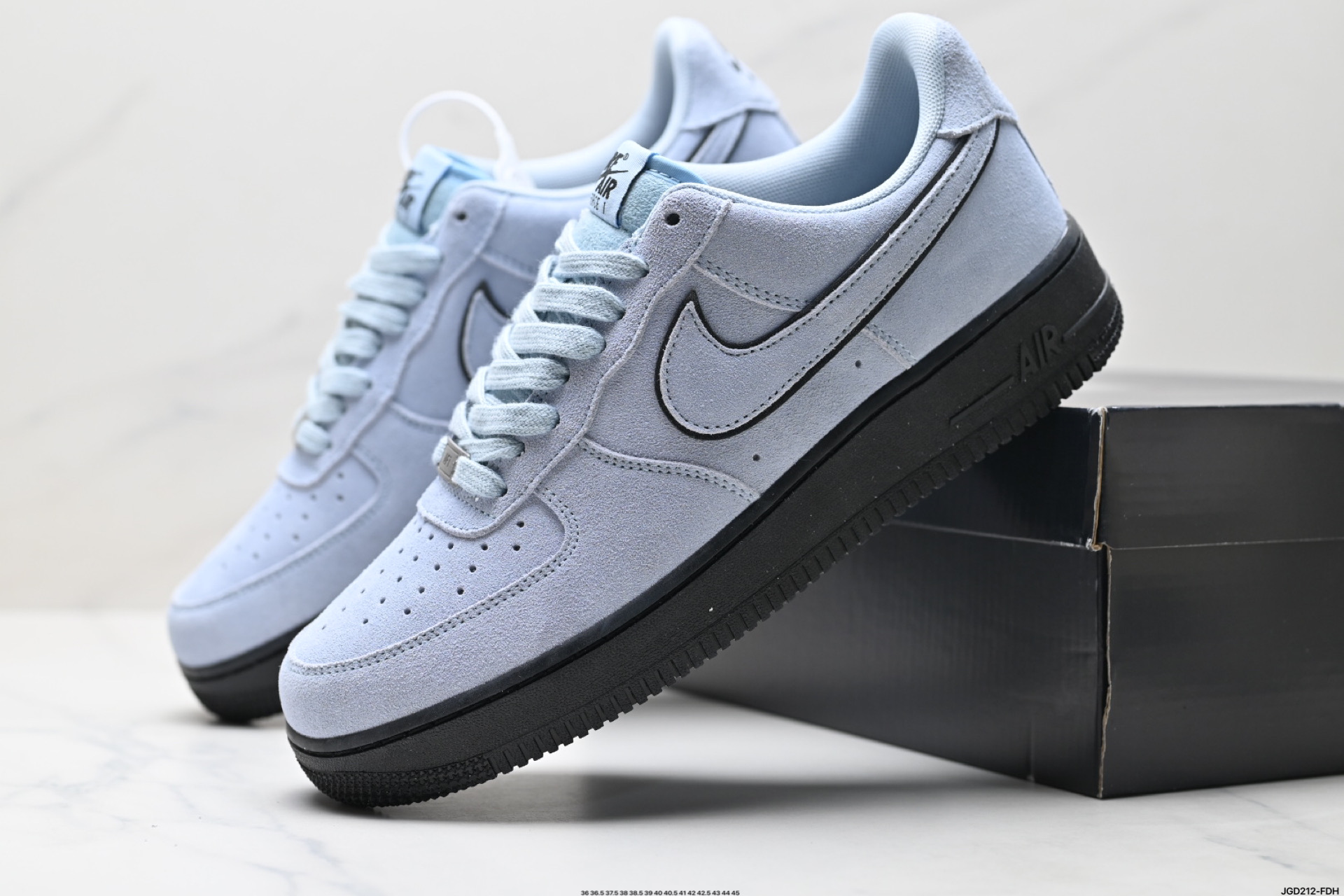 190 NIKE AIR FORCE 1‘07 LV8 HQ1966-400