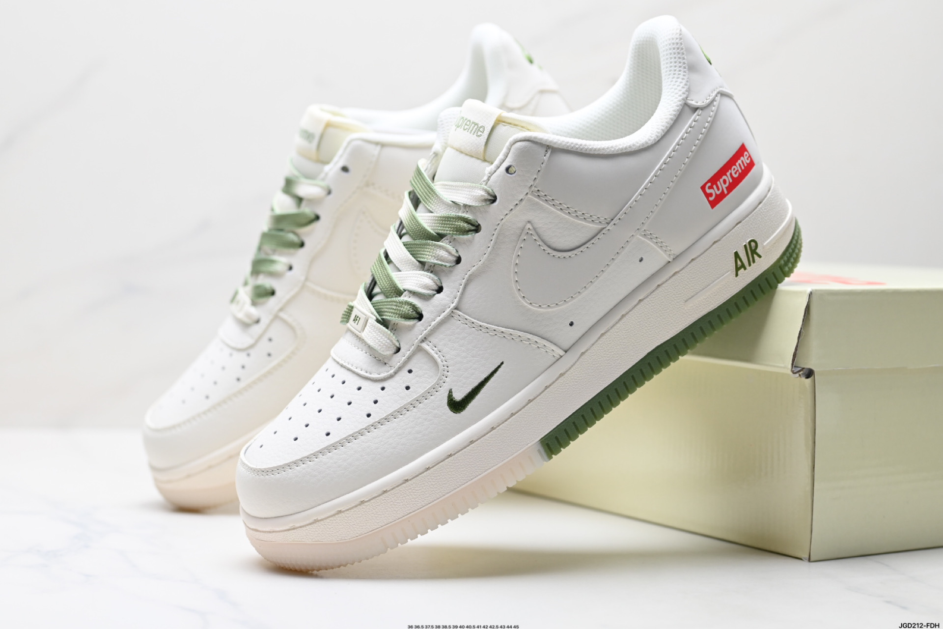 190 NIKE AIR FORCE 1‘07 LV8 BB7577-213