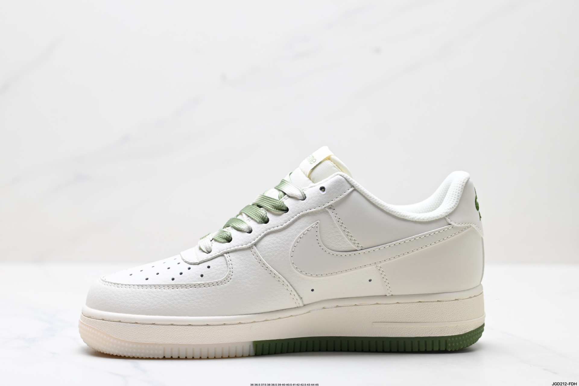 190 NIKE AIR FORCE 1‘07 LV8 BB7577-213