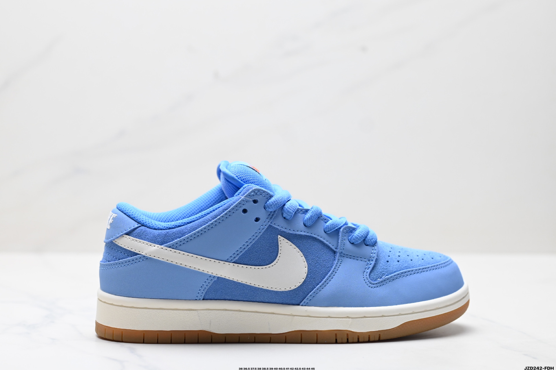 Nike Dunk Low Retro: Classic Style, Modern Comfort - FJ1674-401 2 i1746550073859 1884 0 0