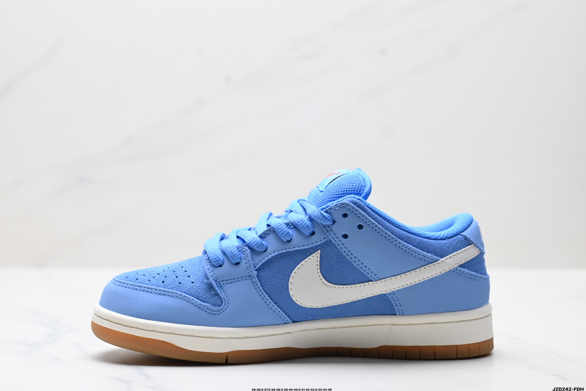 Nike Dunk Low Retro: Classic Style, Modern Comfort - FJ1674-401 4 i1746550076168 5074 0 2