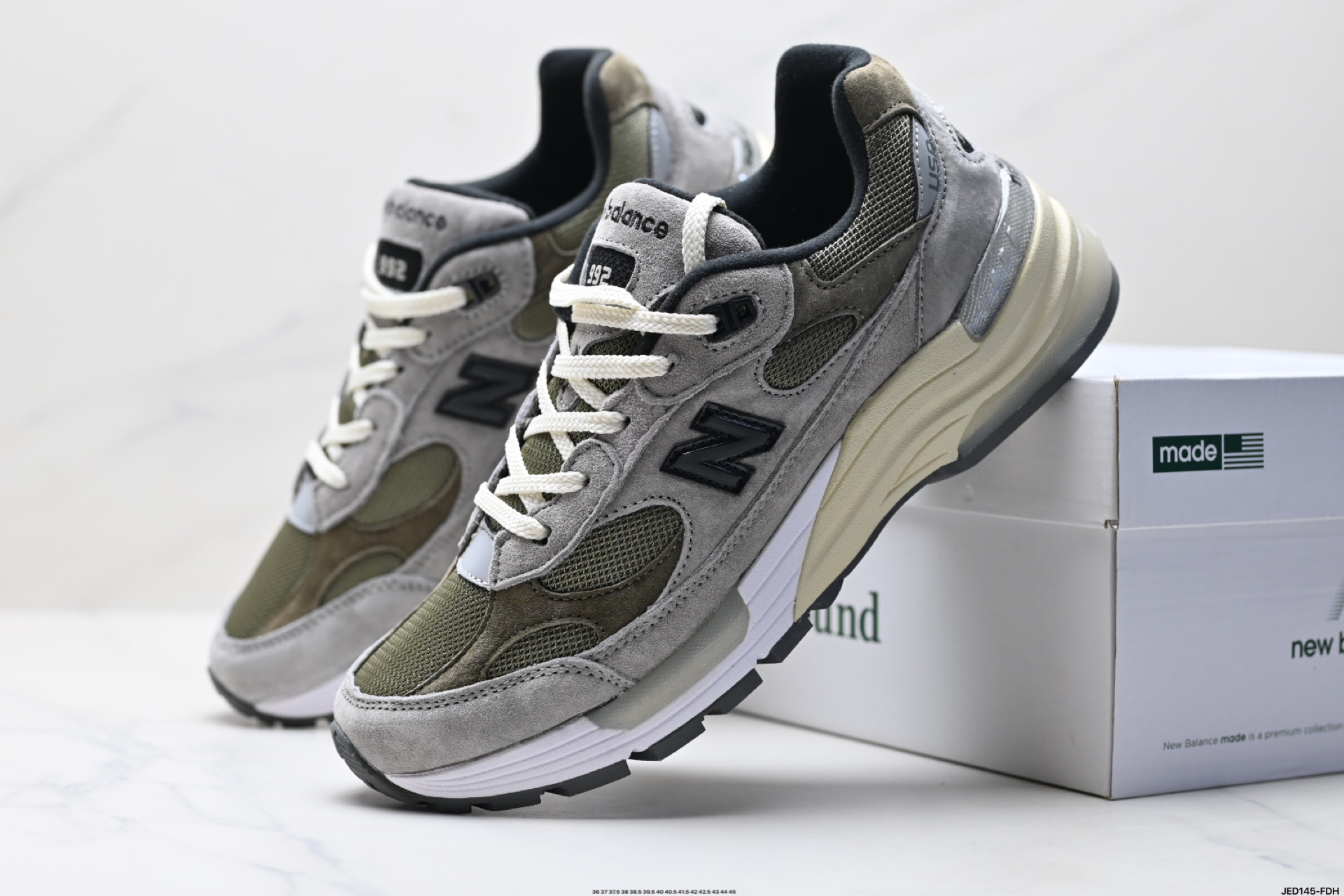 New Balance Jound 992 Retro Sneakers - Pig Leather & Fabric Upper 9 i1746550215401 7077 0 7