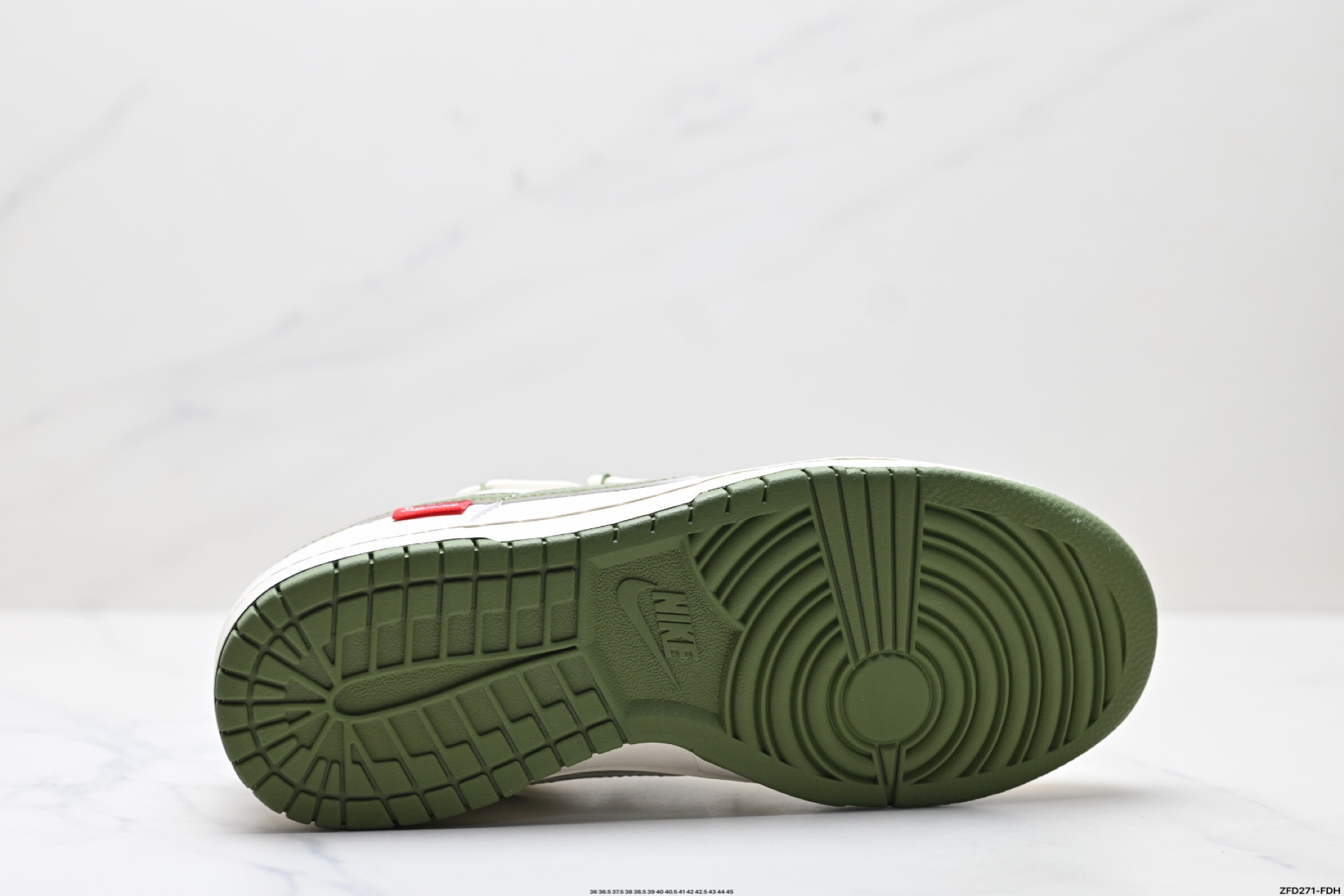 NK Dunk Low Retro “DIY高端定制” 低帮休闲运动板鞋 DM6868-090