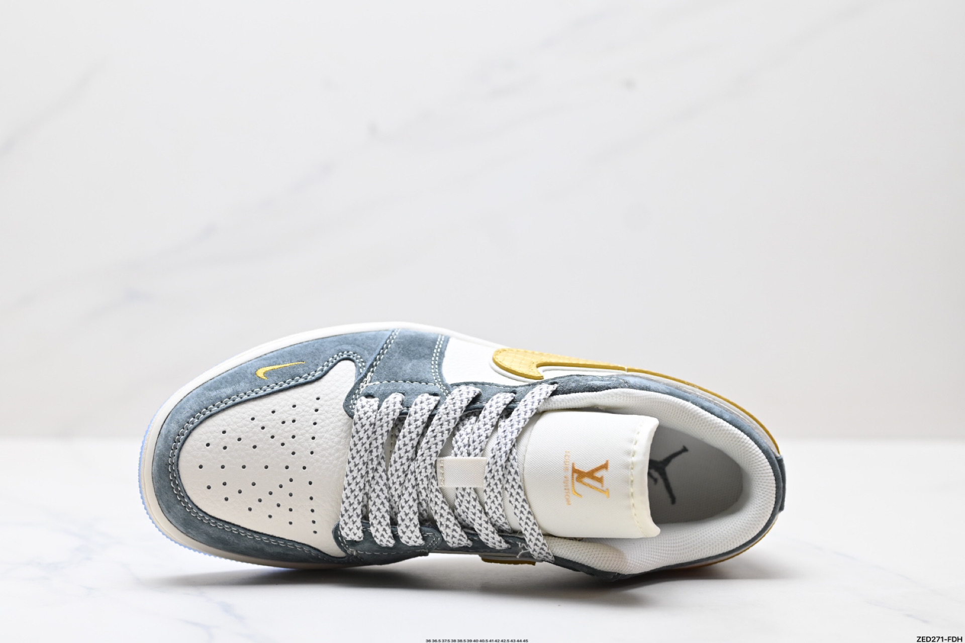 Nike Air Jordan 1 Low: El Clásico Reinventado con Toques de Lujo 3 i1746551091271 1884 0 1