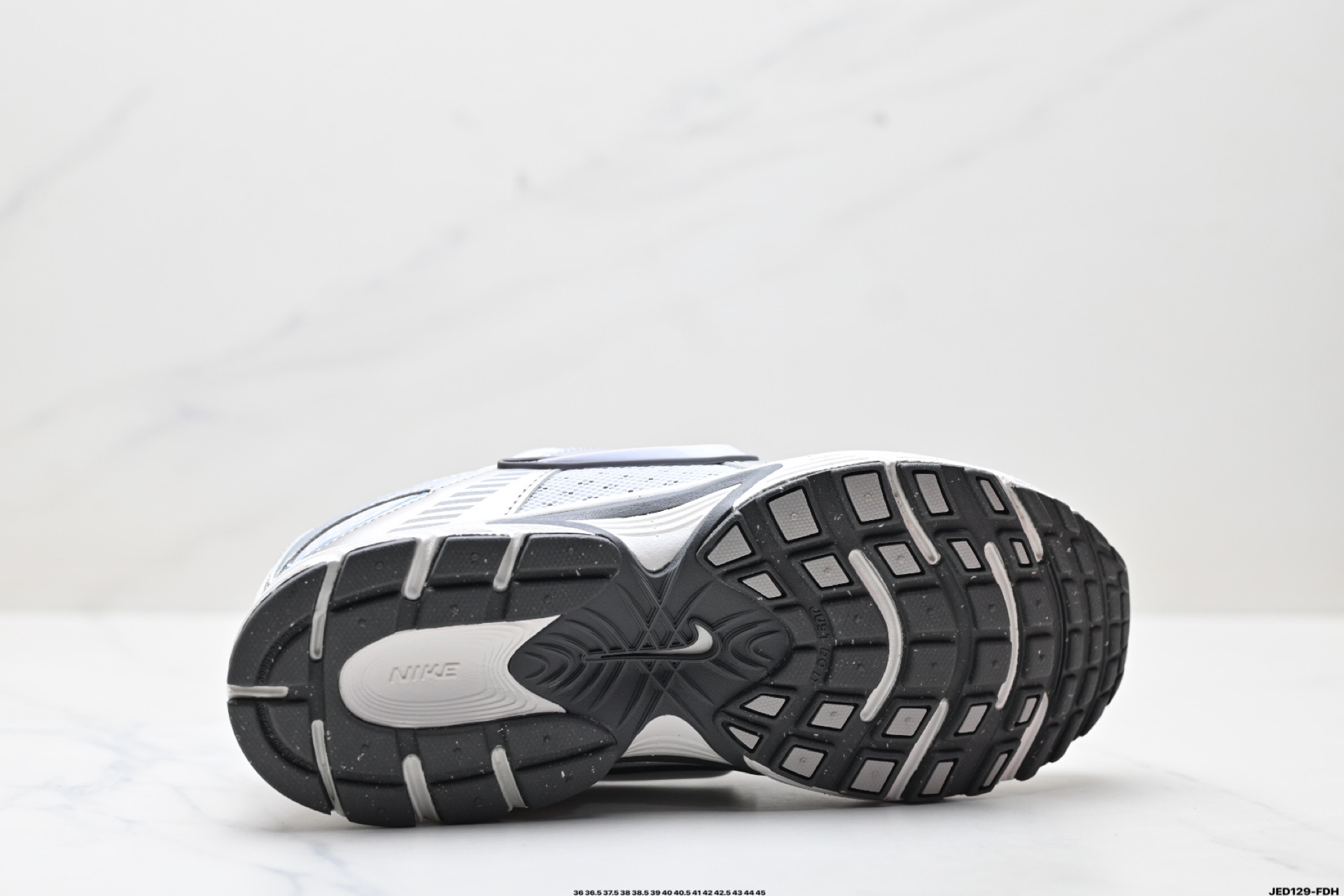 Nike V5 RNR Running Shoes - Comfortable, Breathable, and Durable 10 i1746551094391 4690 0 8