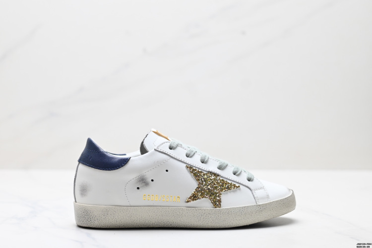 Golden Goose Super Star Zapatillas Deportivas con Estrella Dorada y Detalles en Azul 1 Golden Goose Super Star Zapatillas Deportivas con Estrella Dorada y Detalles en Azul