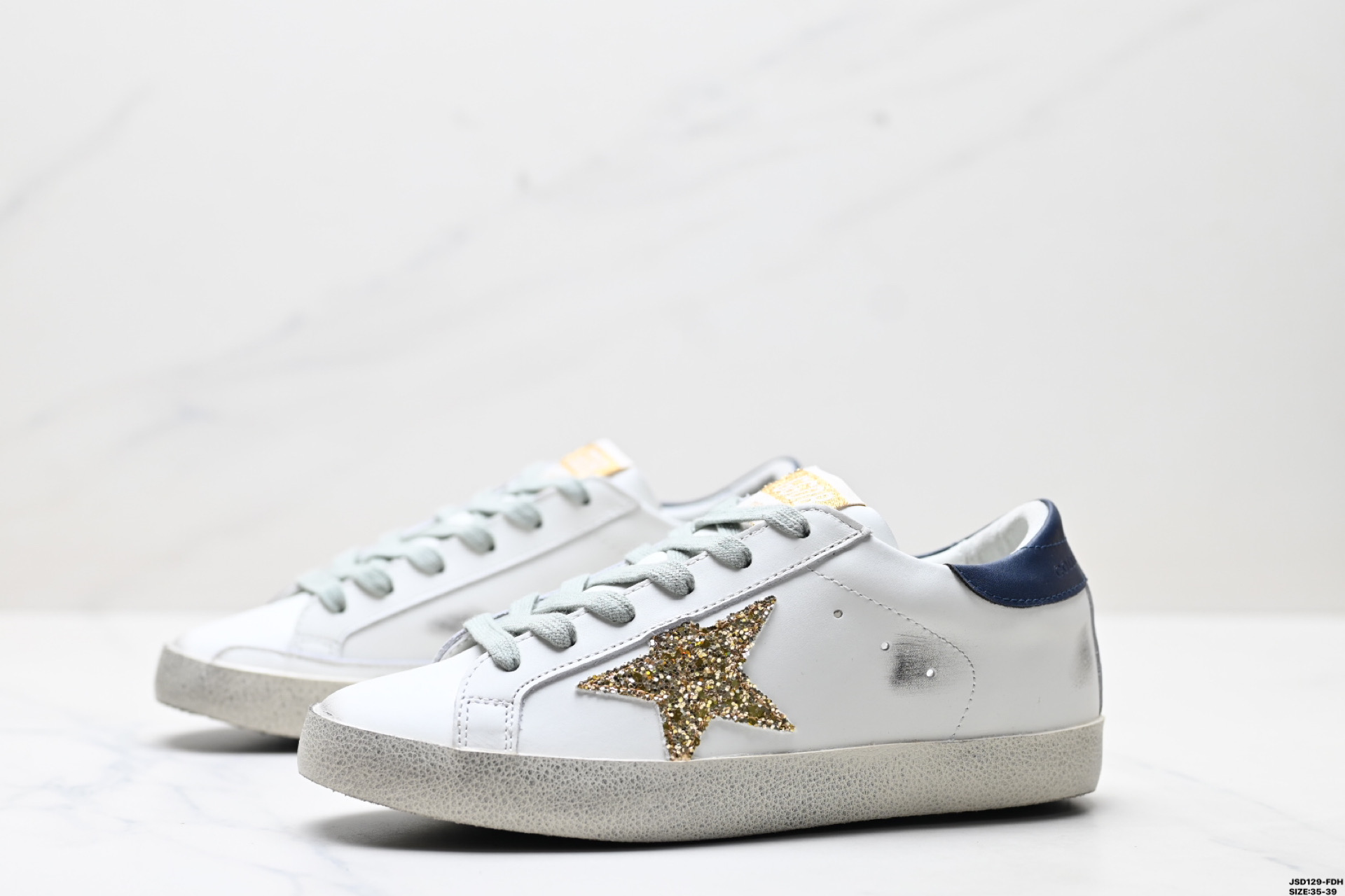 Golden Goose Super Star Zapatillas Deportivas con Estrella Dorada y Detalles en Azul 5 i1746551374189 3749 0 3