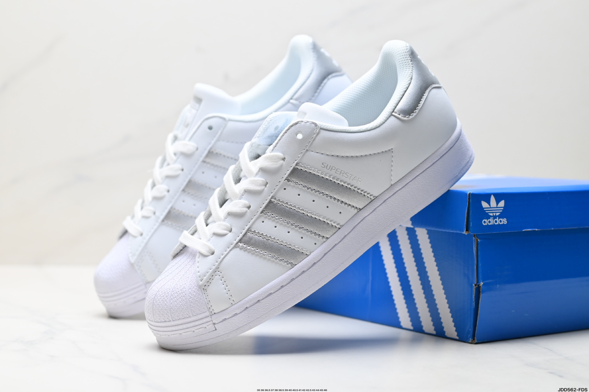 Adidas Originals Superstar Classic Low-Top Sneakers EG4958 - Versatile Style 6 i1746637999745 4830 0 7
