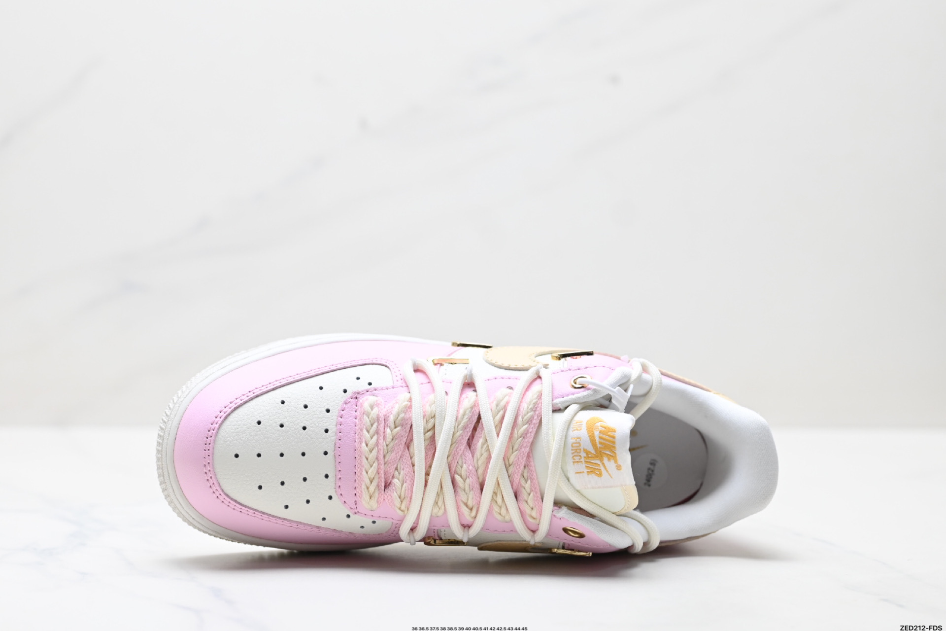 270 NIKE AIR FORCE 1‘07 LV8 ZB2574-600