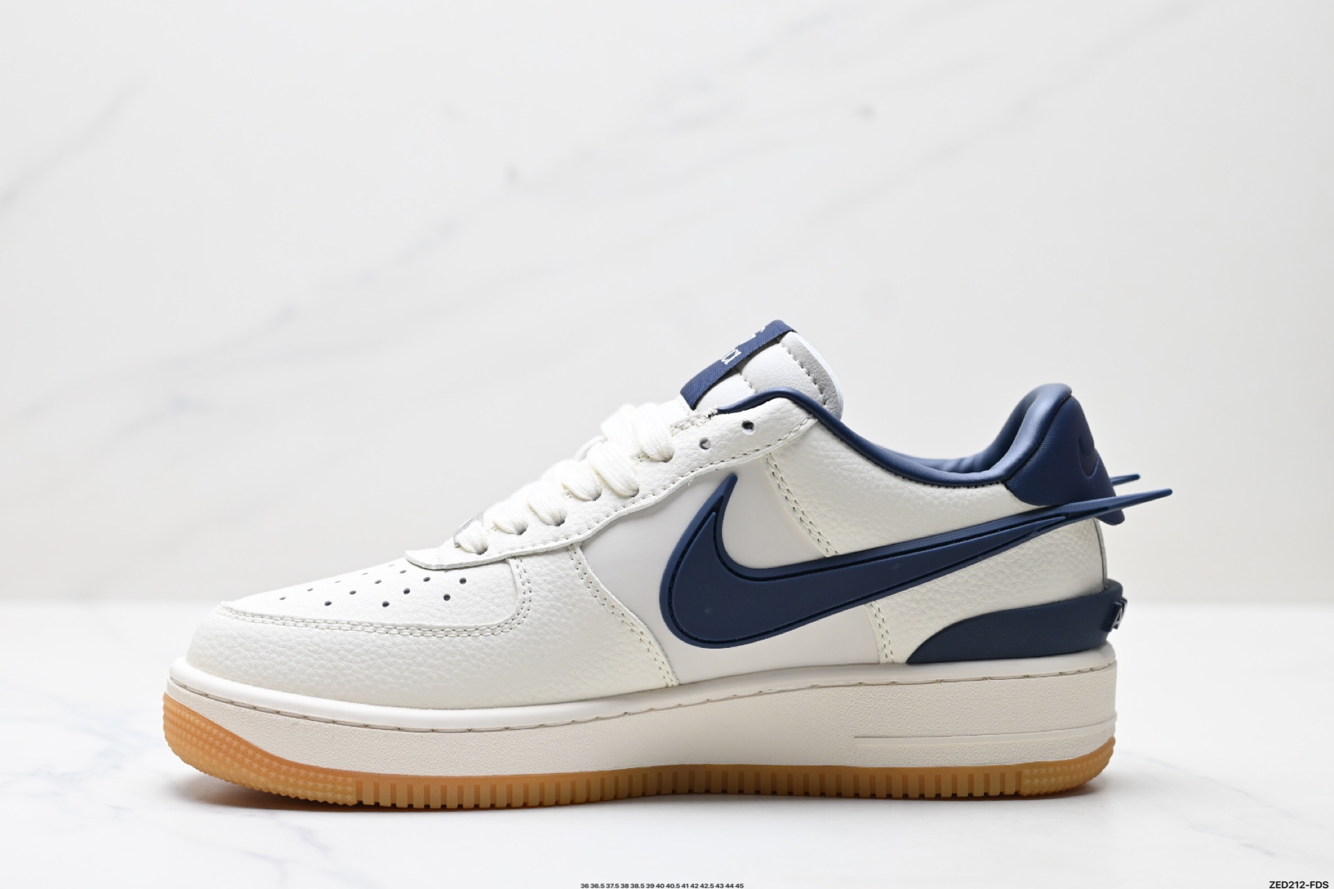 NIKE AIR FORCE 1‘07 LV8 XS3464-576