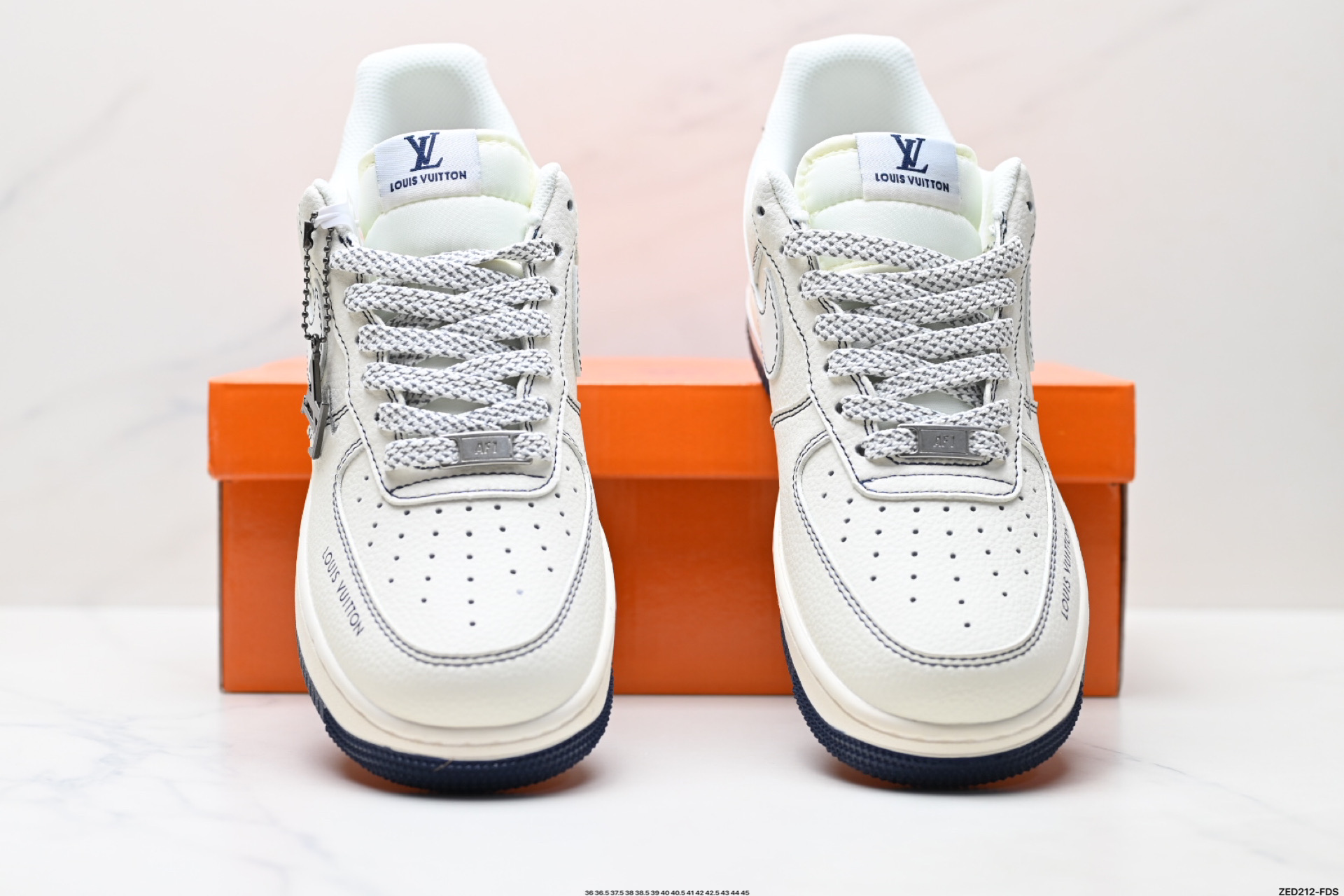 NIKE AIR FORCE 1‘07 LV8 XS3168-160