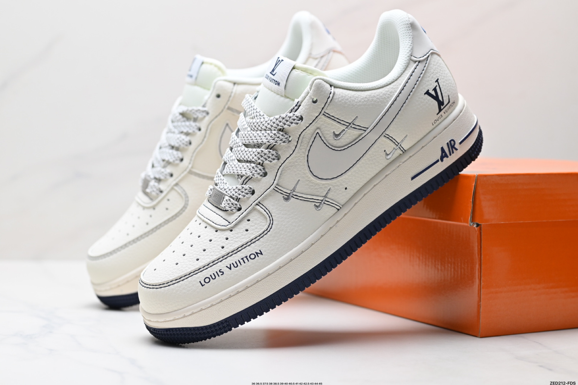NIKE AIR FORCE 1‘07 LV8 XS3168-160