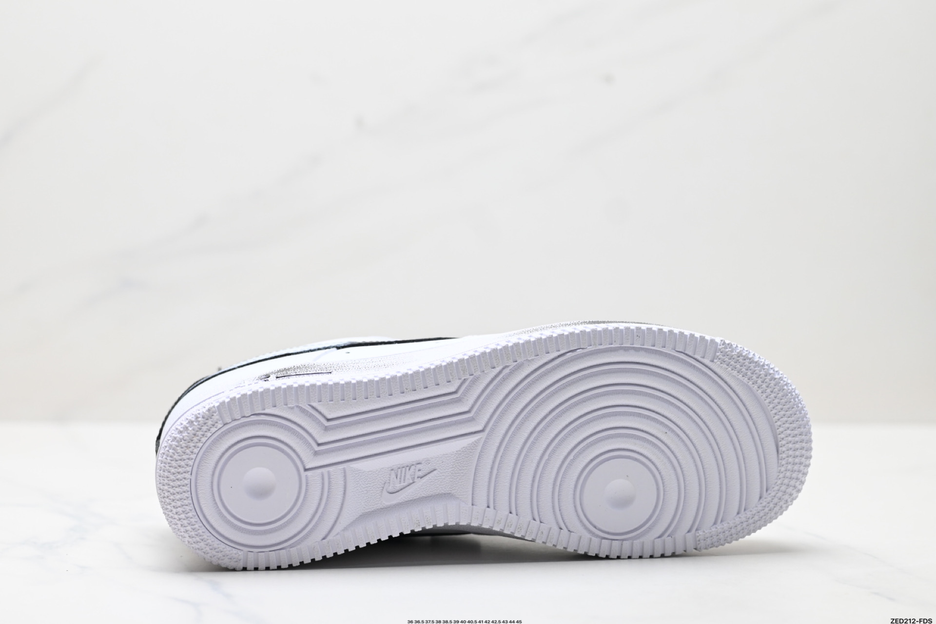 NIKE AIR FORCE 1‘07 LV8 H0316-078
