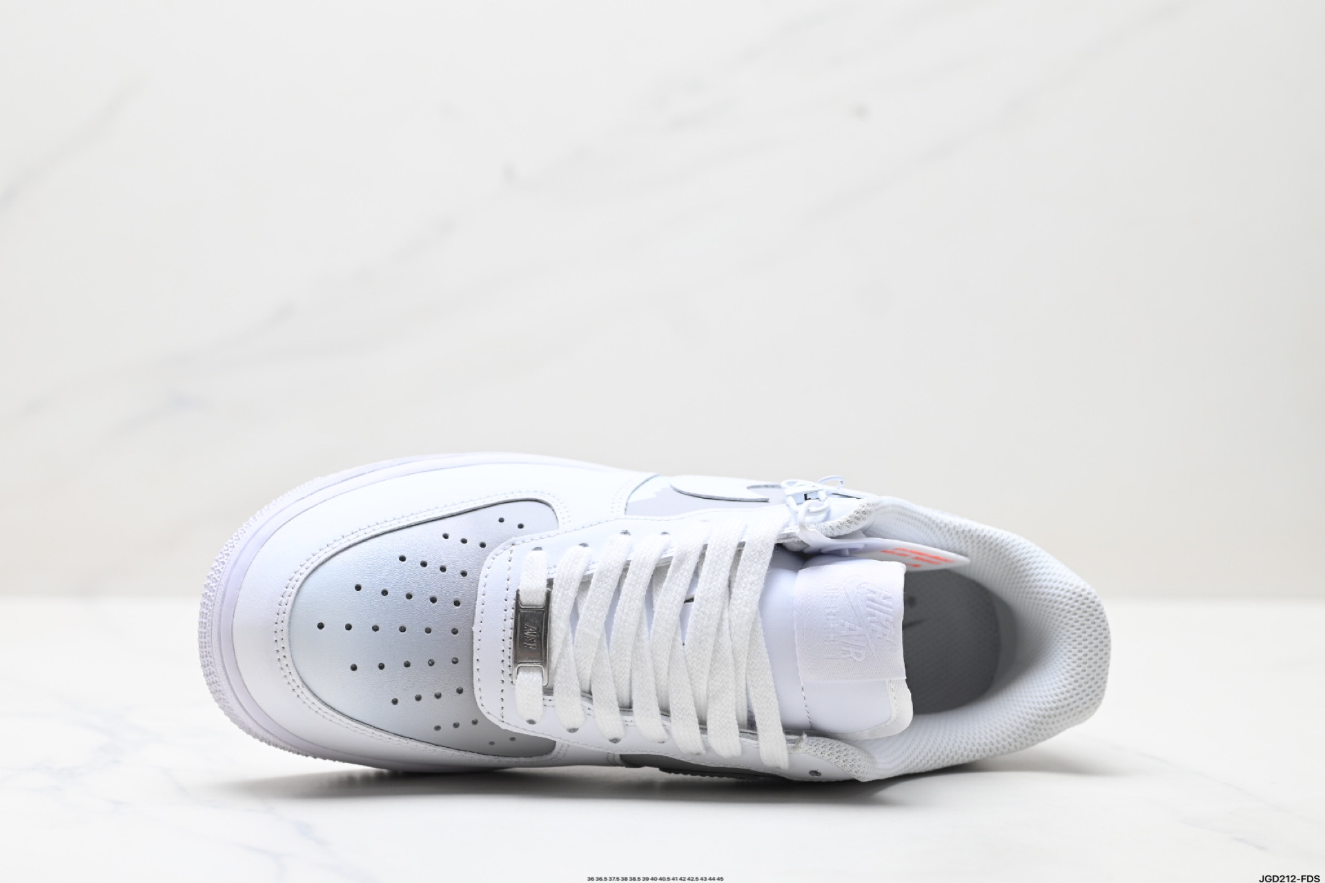 NIKE AIR FORCE 1‘07 LV8 CW2288-111