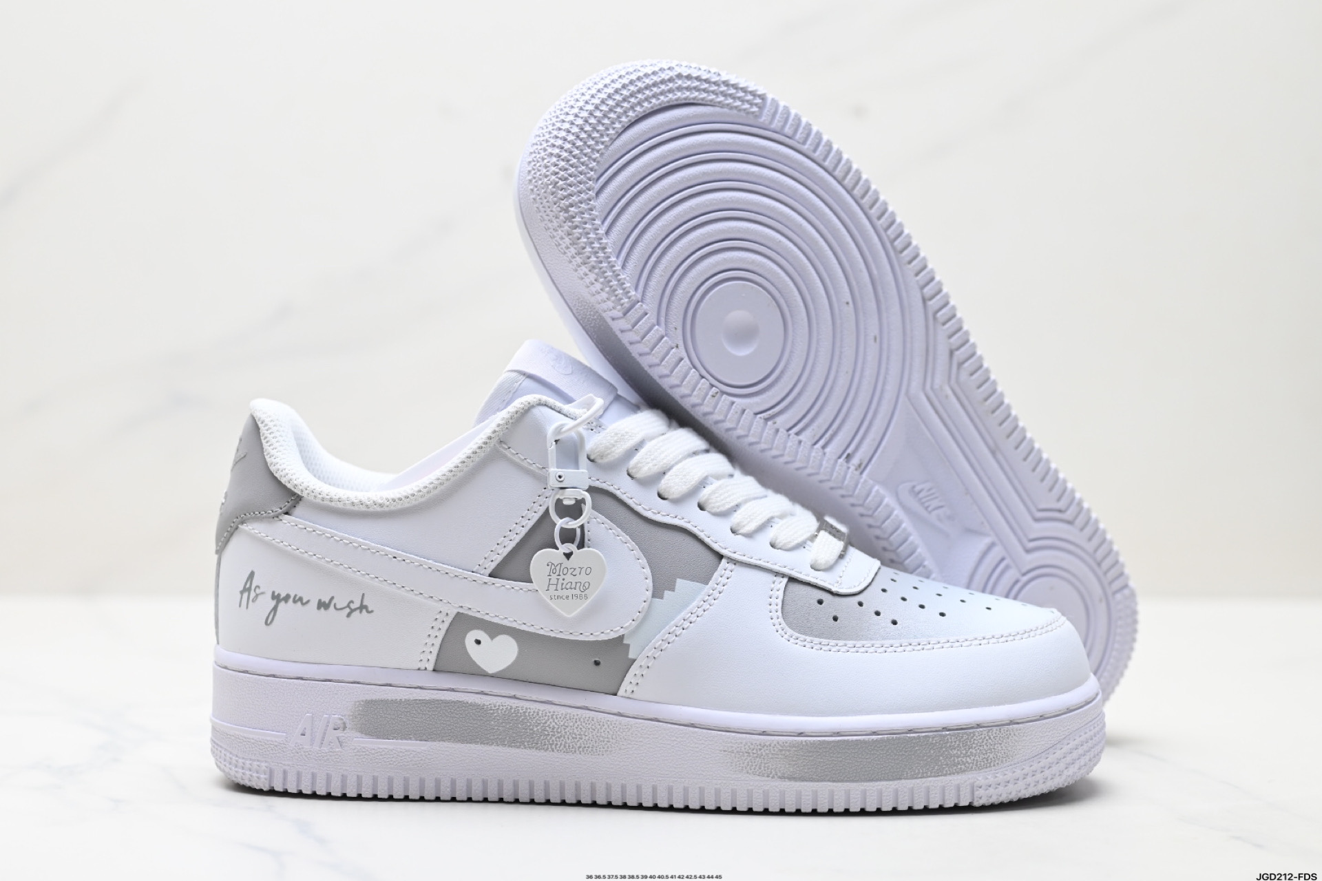 NIKE AIR FORCE 1‘07 LV8 CW2288-111
