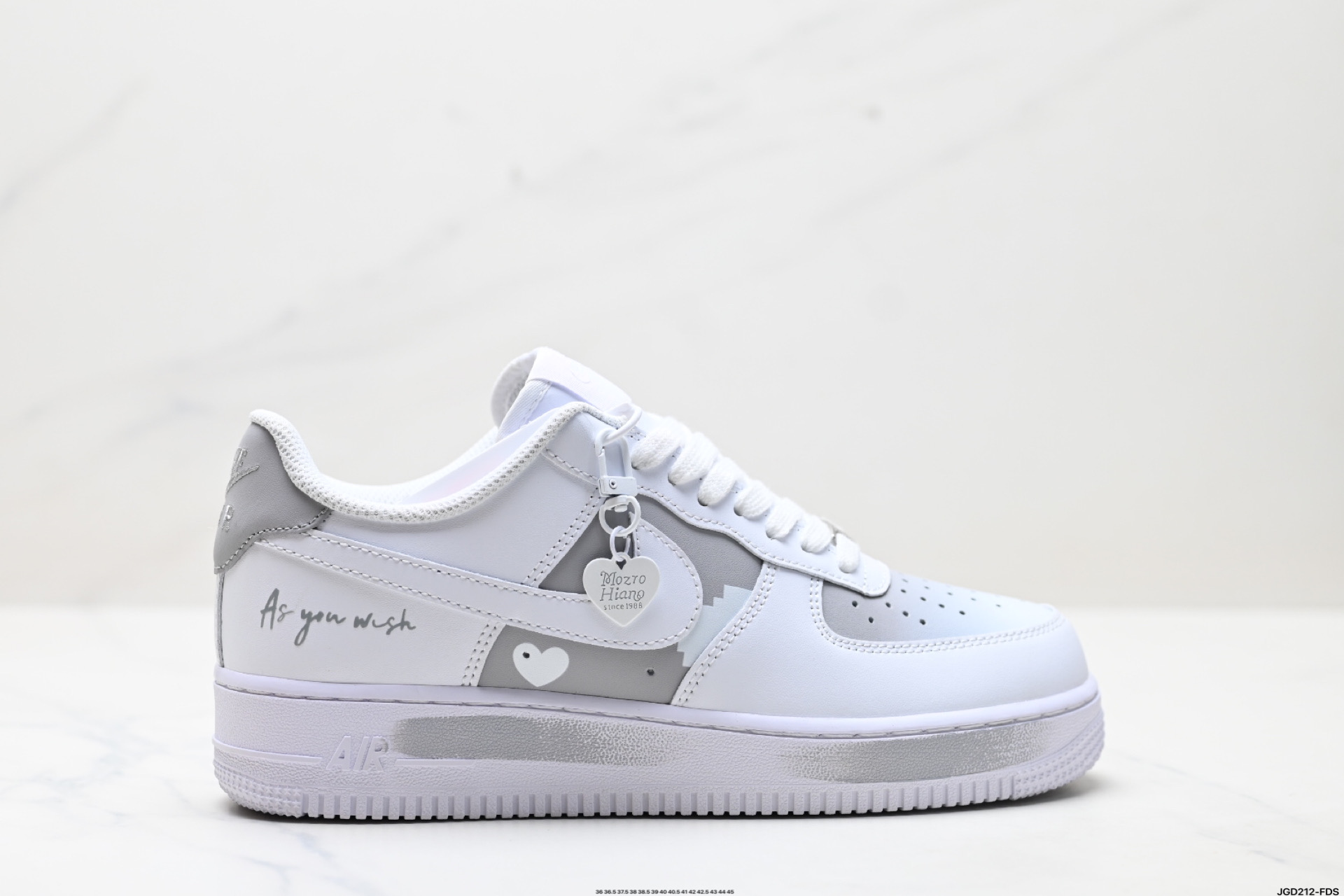 NIKE AIR FORCE 1‘07 LV8 CW2288-111