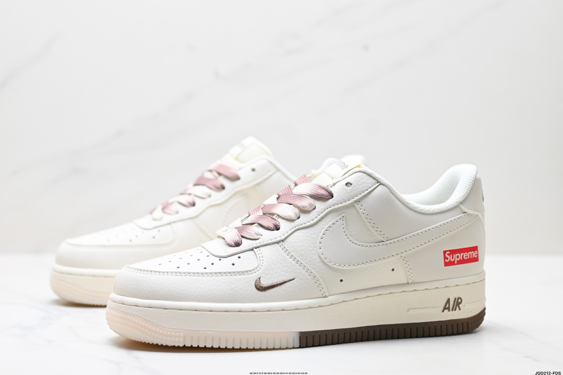 190 NIKE AIR FORCE 1‘07 LV8 BB7577-215