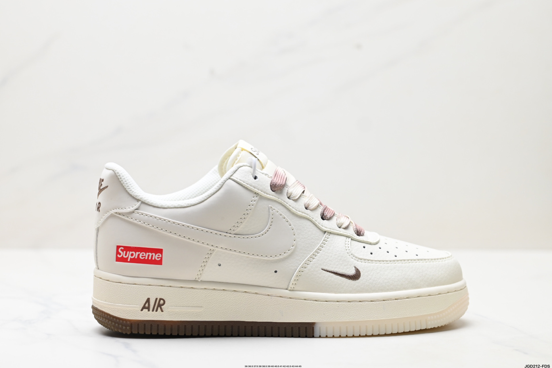 190 NIKE AIR FORCE 1‘07 LV8 BB7577-215