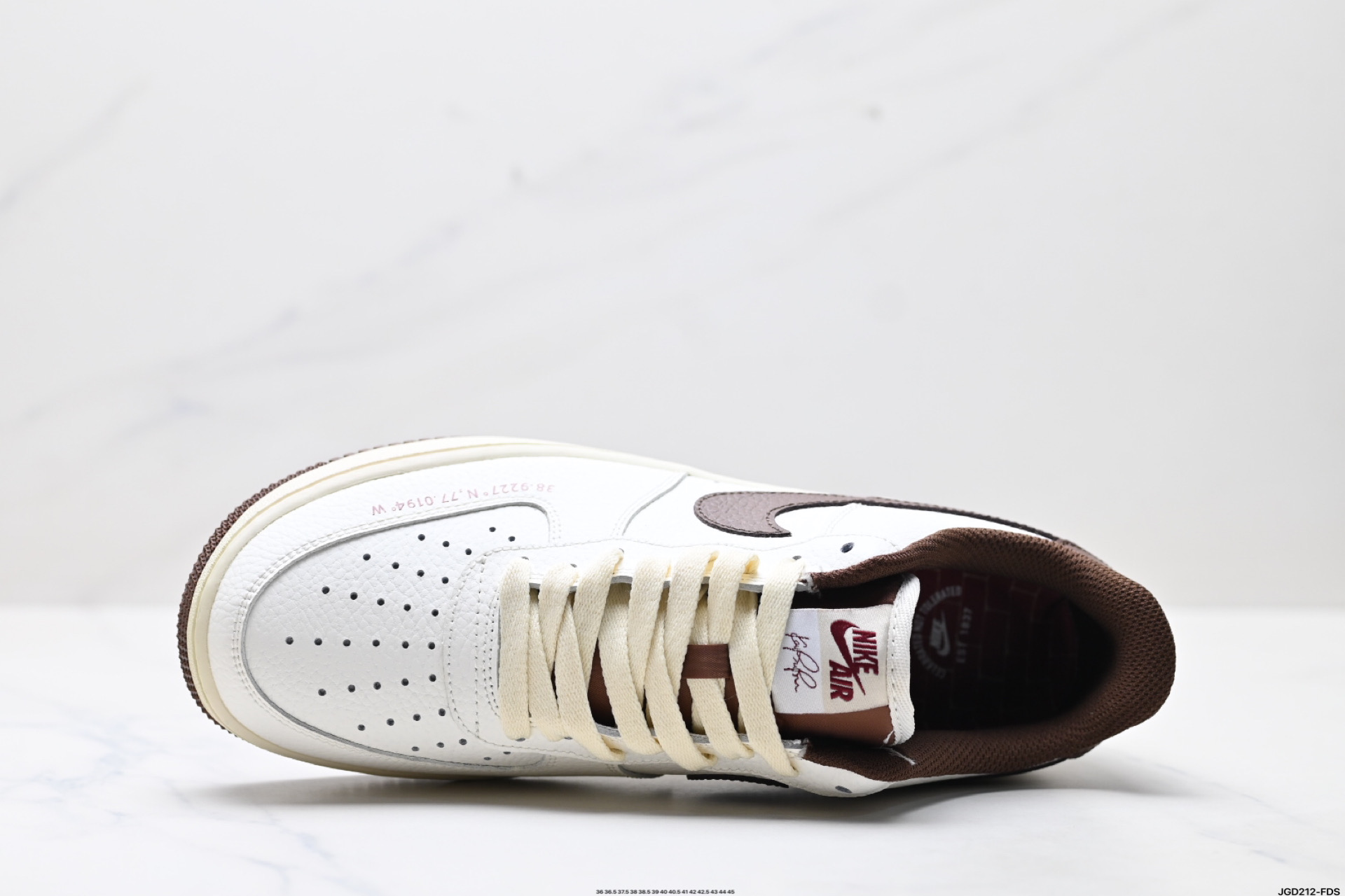 190 NIKE AIR FORCE 1‘07 LV8 HQ7027-100